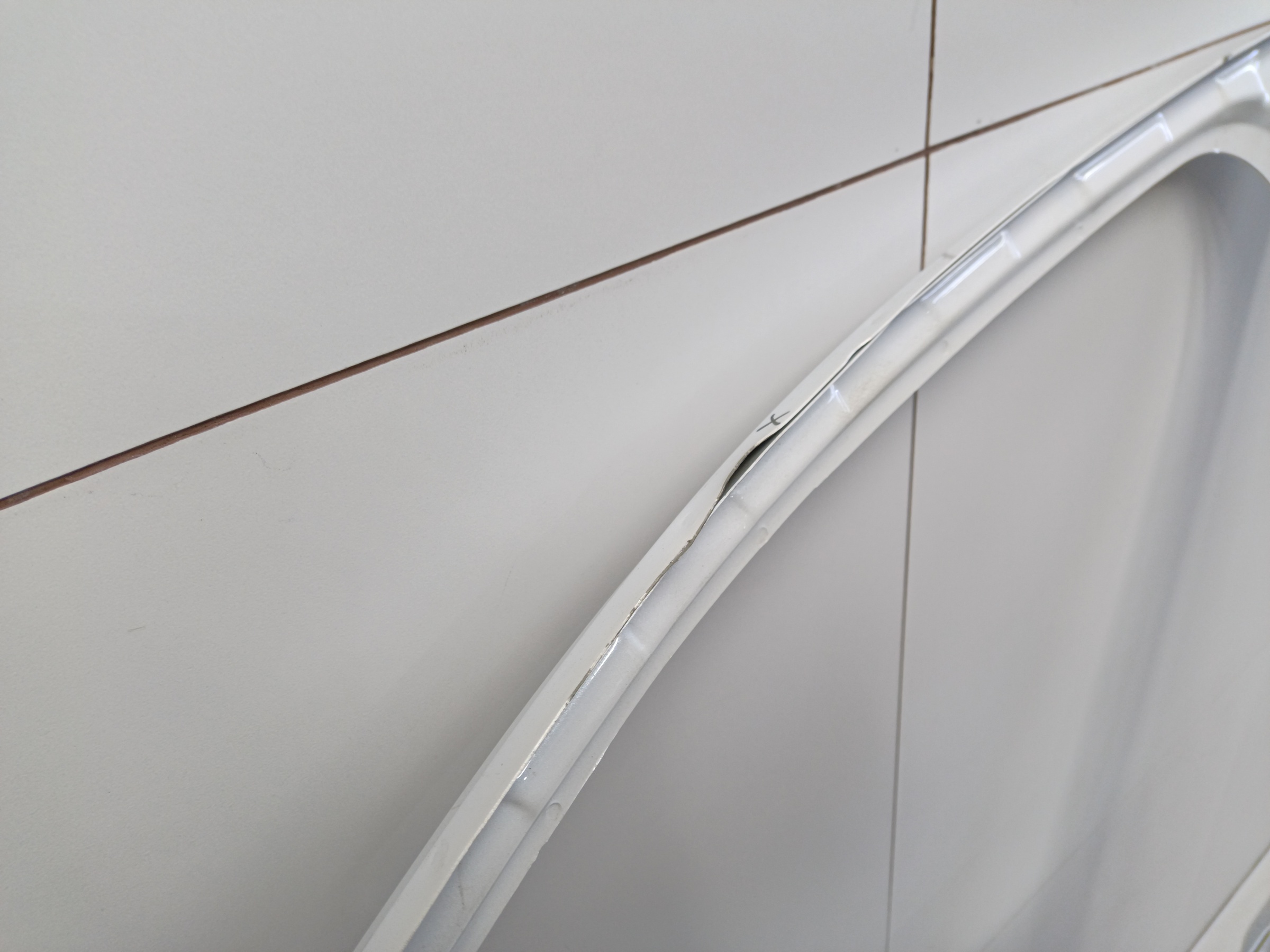 Дверь передняя левая Haval Jolion без молдинга