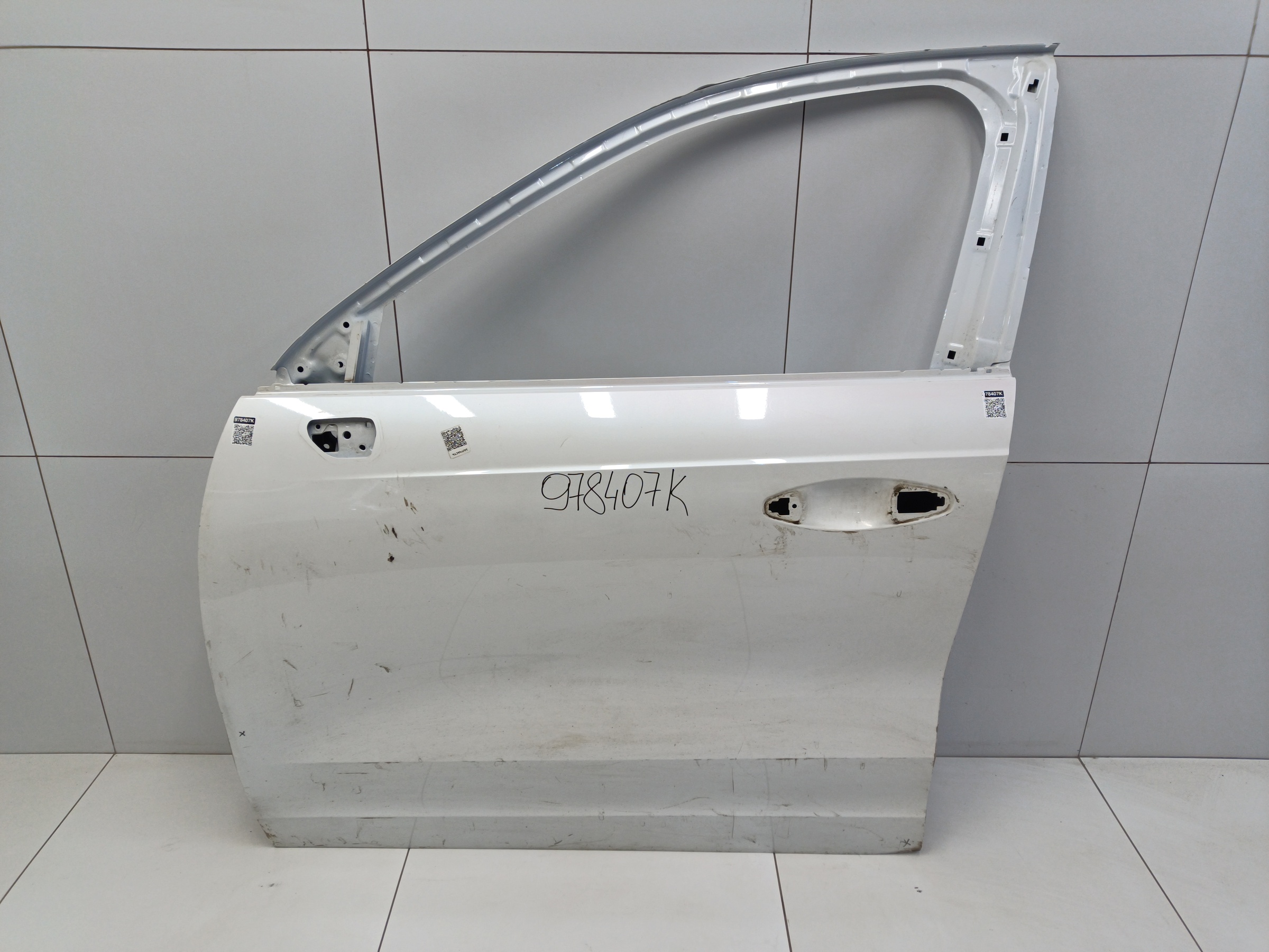 Дверь передняя левая Haval Jolion без молдинга