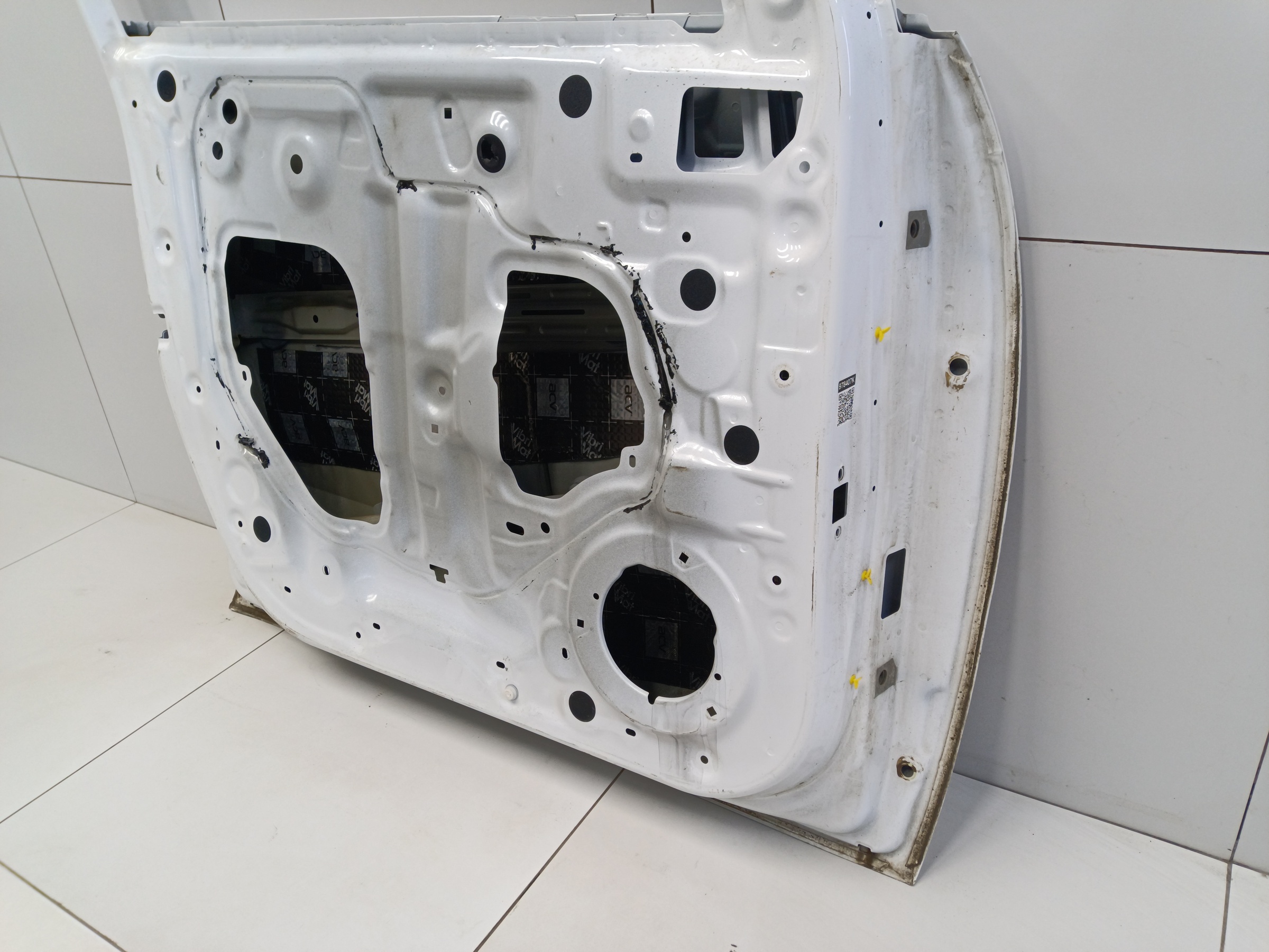 Дверь передняя левая Haval Jolion без молдинга