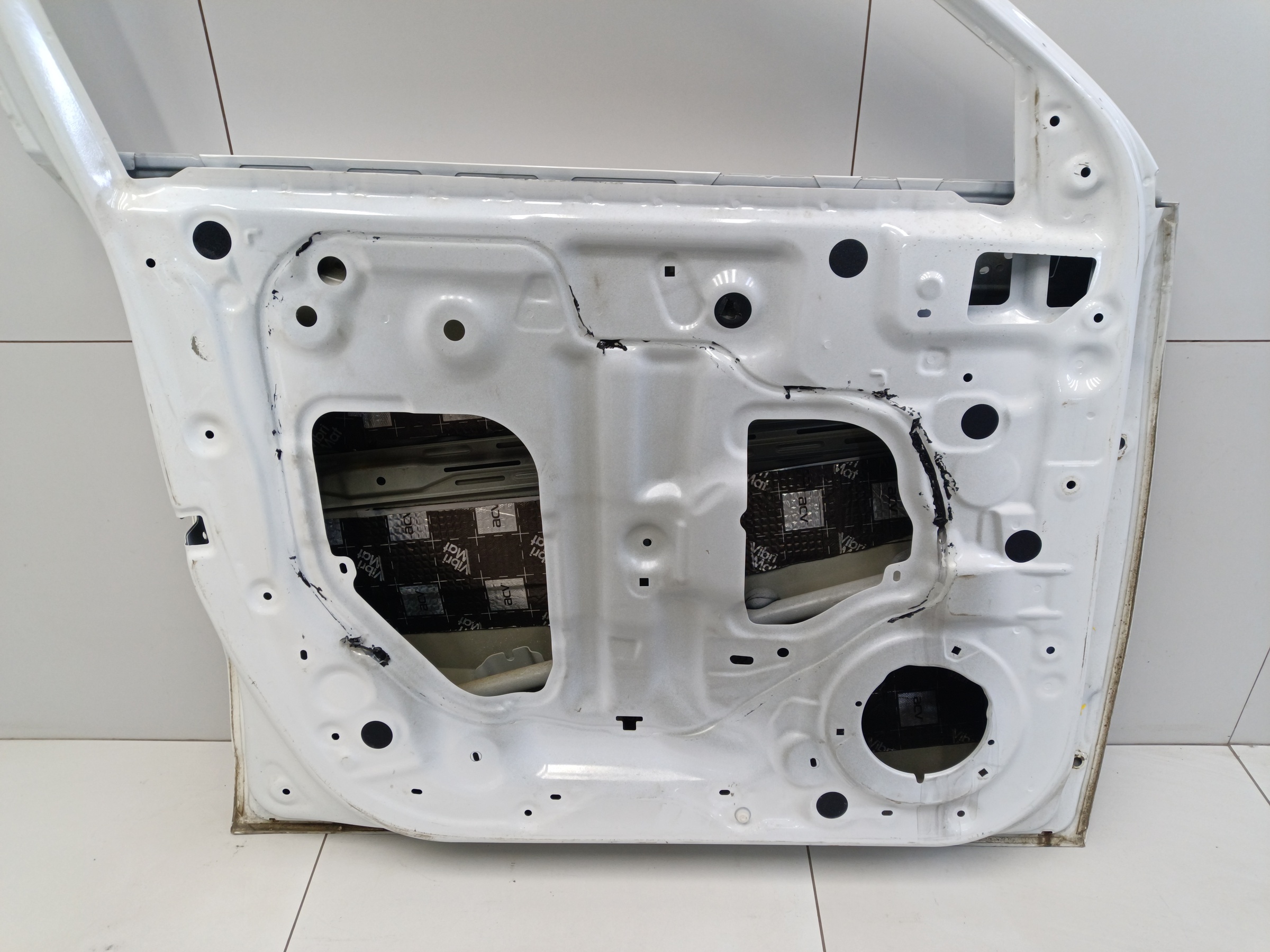 Дверь передняя левая Haval Jolion без молдинга