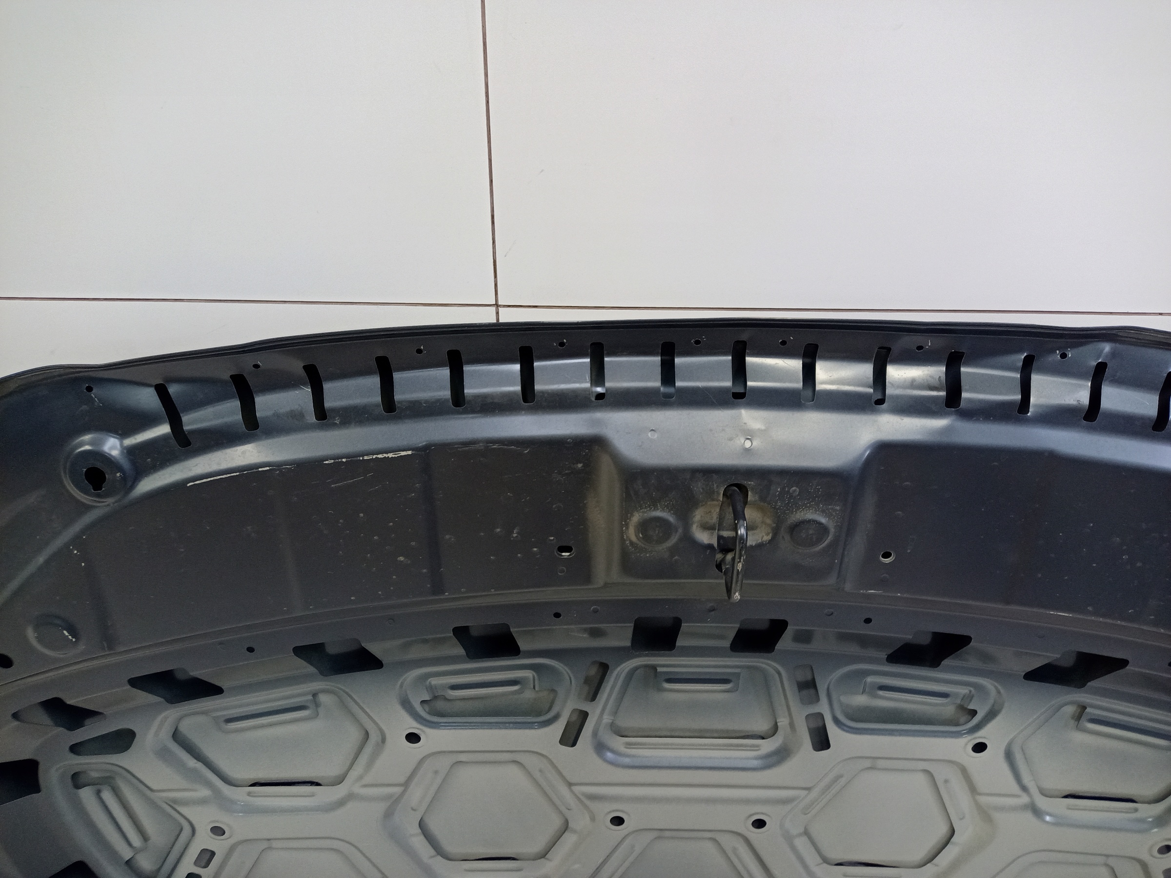 Капот Geely Monjaro