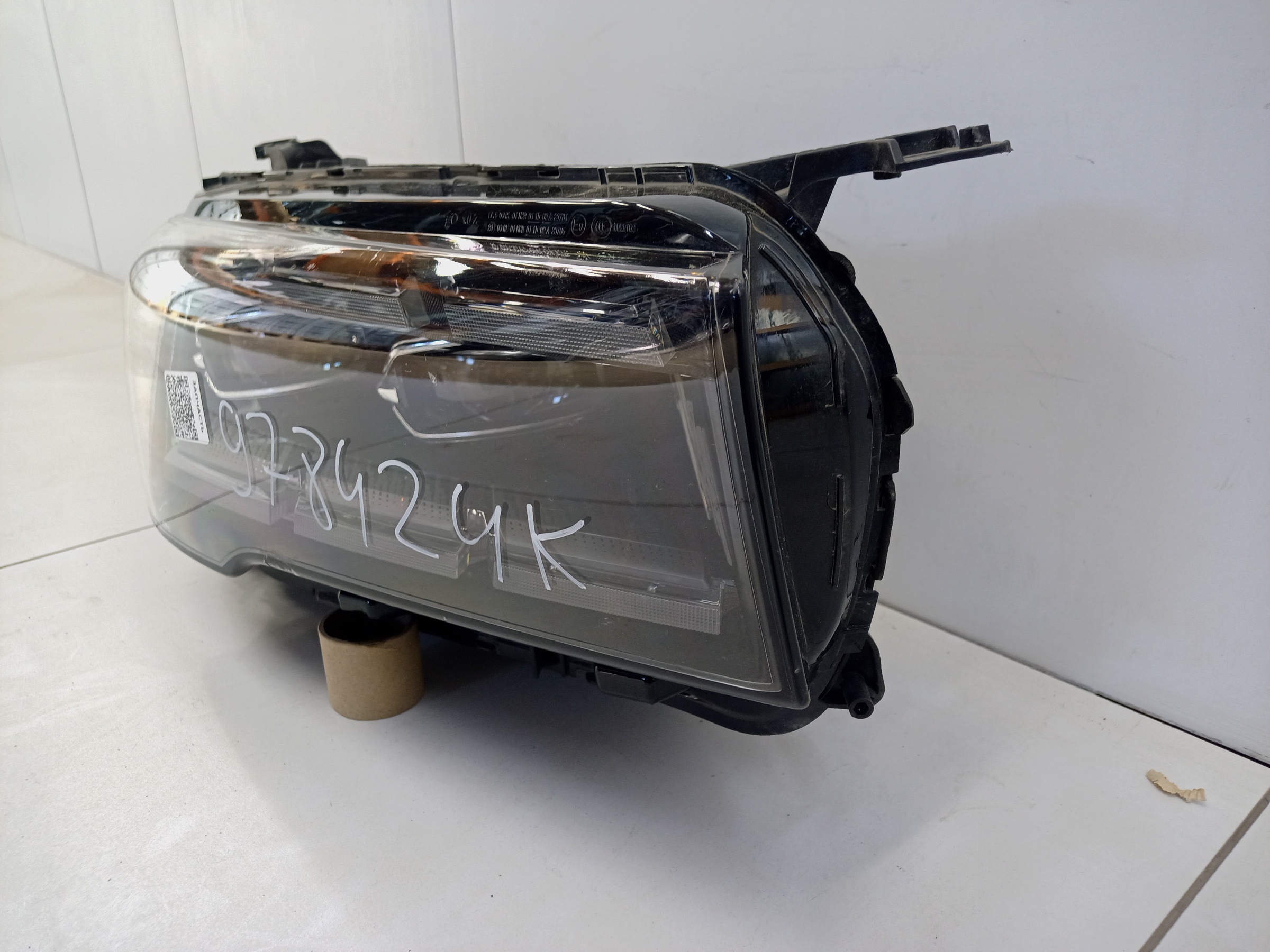 Фара передняя правая Geely Monjaro LED