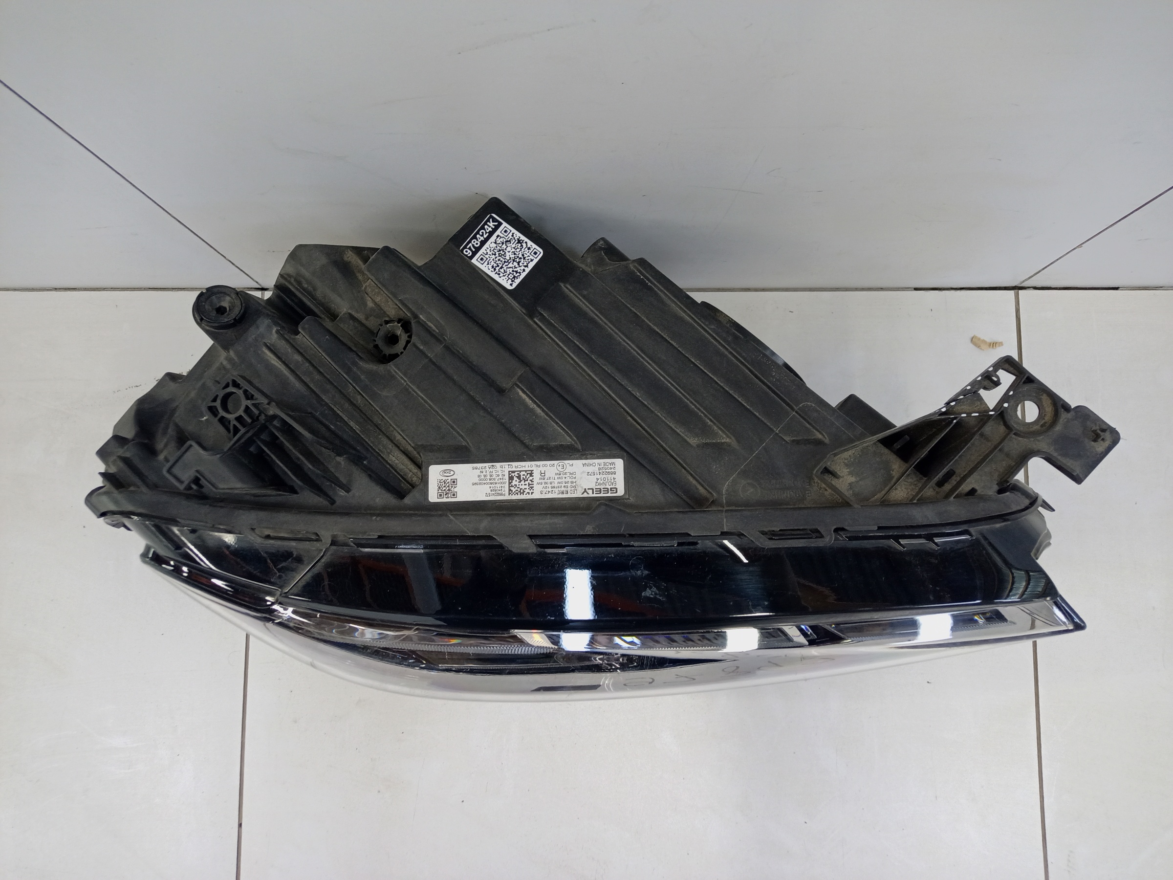 Фара передняя правая Geely Monjaro LED