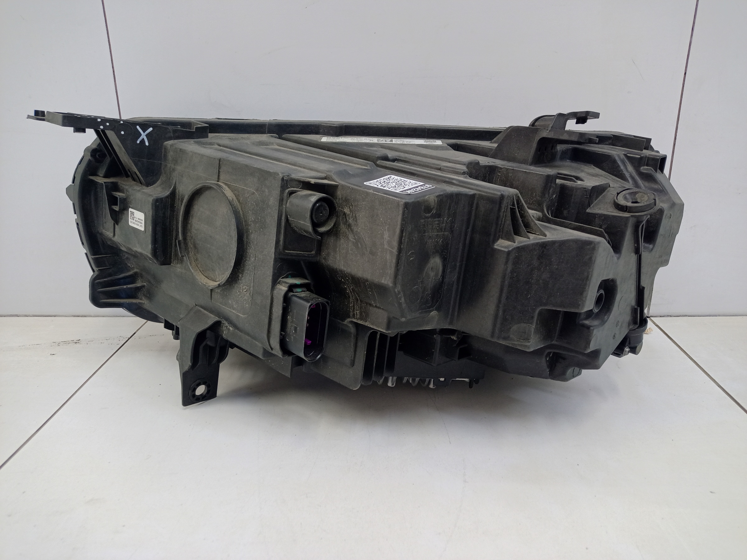 Фара передняя правая Geely Monjaro LED