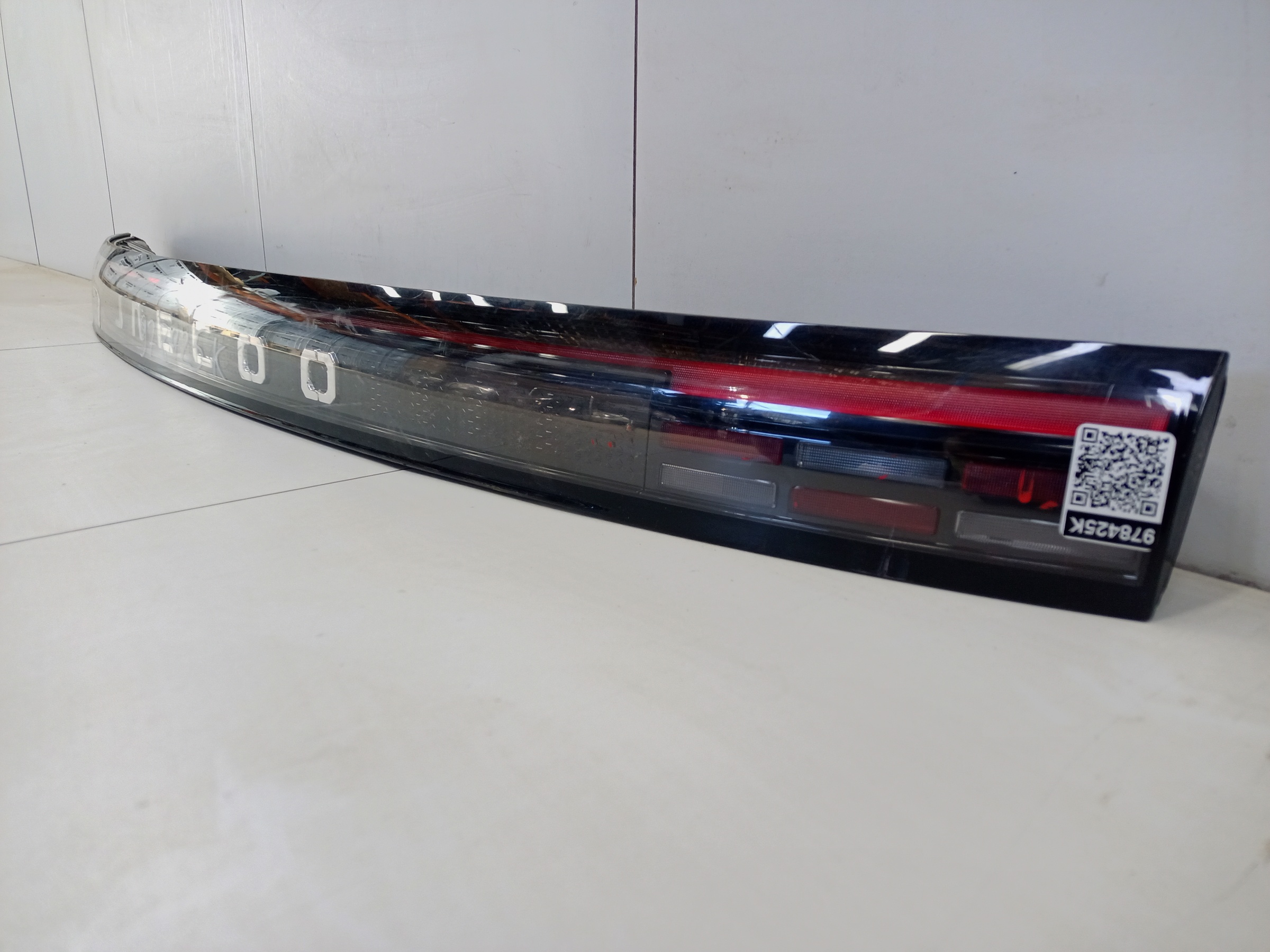 Фонарь крышки багажника центральный Jaecoo J7