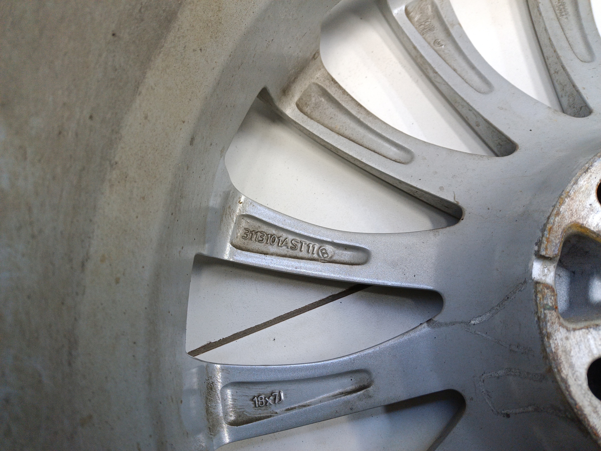 Диск колеса литой Haval Jolion R18 серебристый