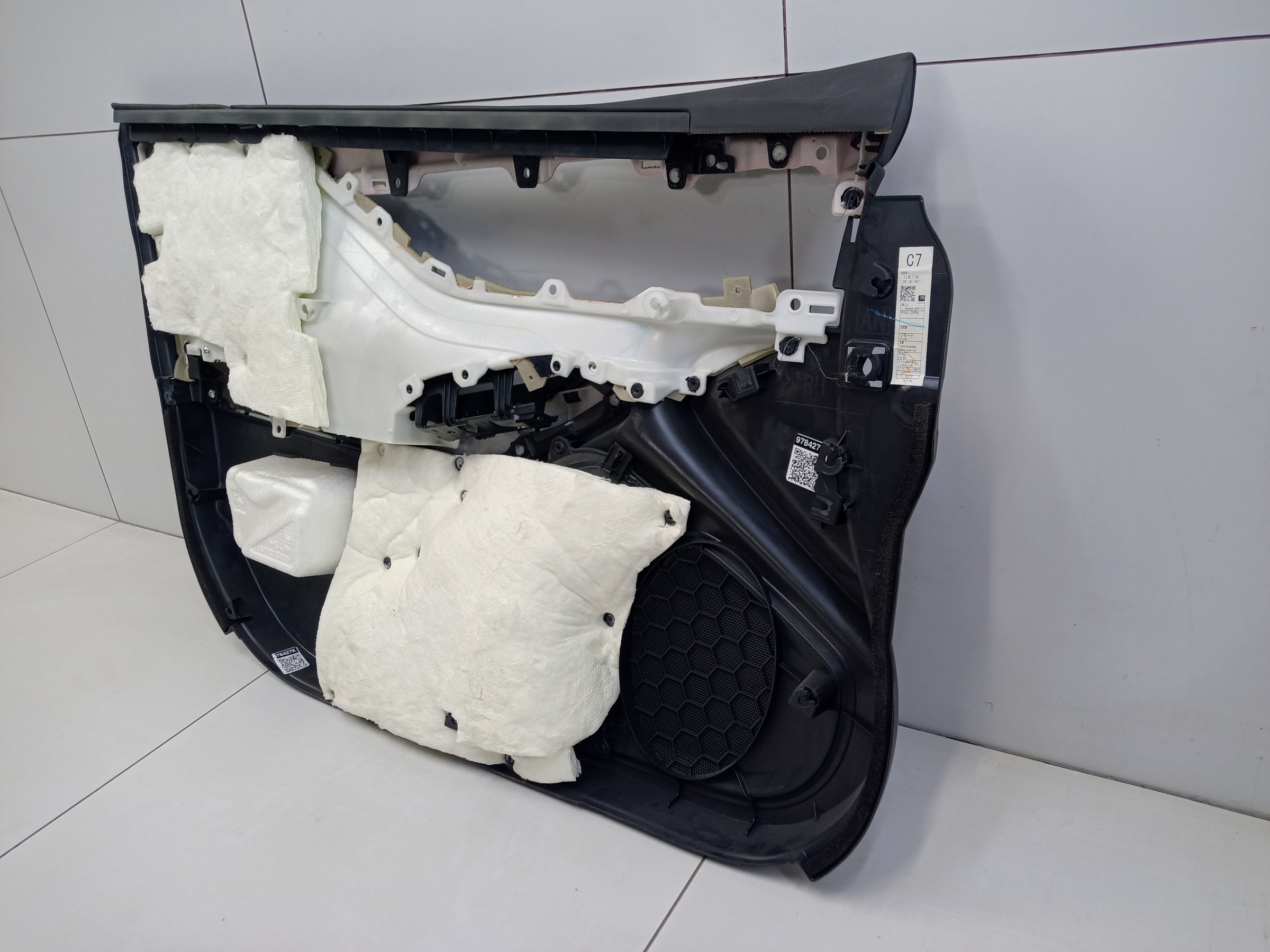 Обшивка двери передней правой Subaru Outback 6