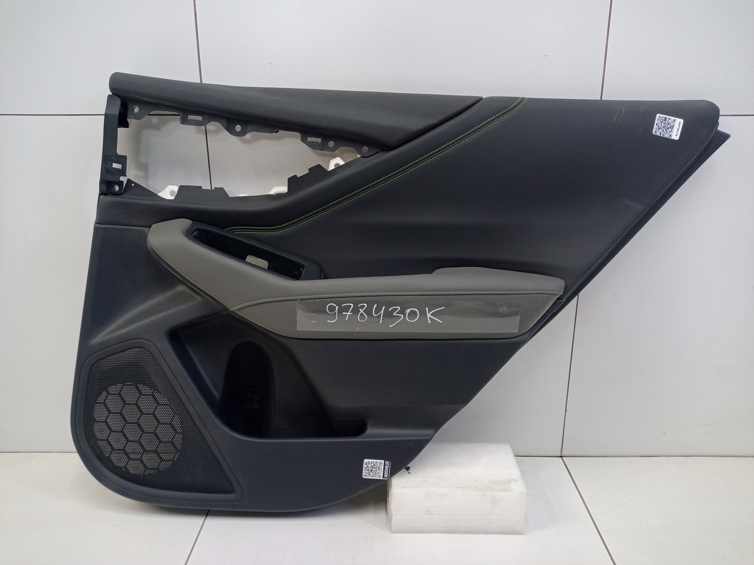 Обшивка двери задней правой Subaru Outback 6