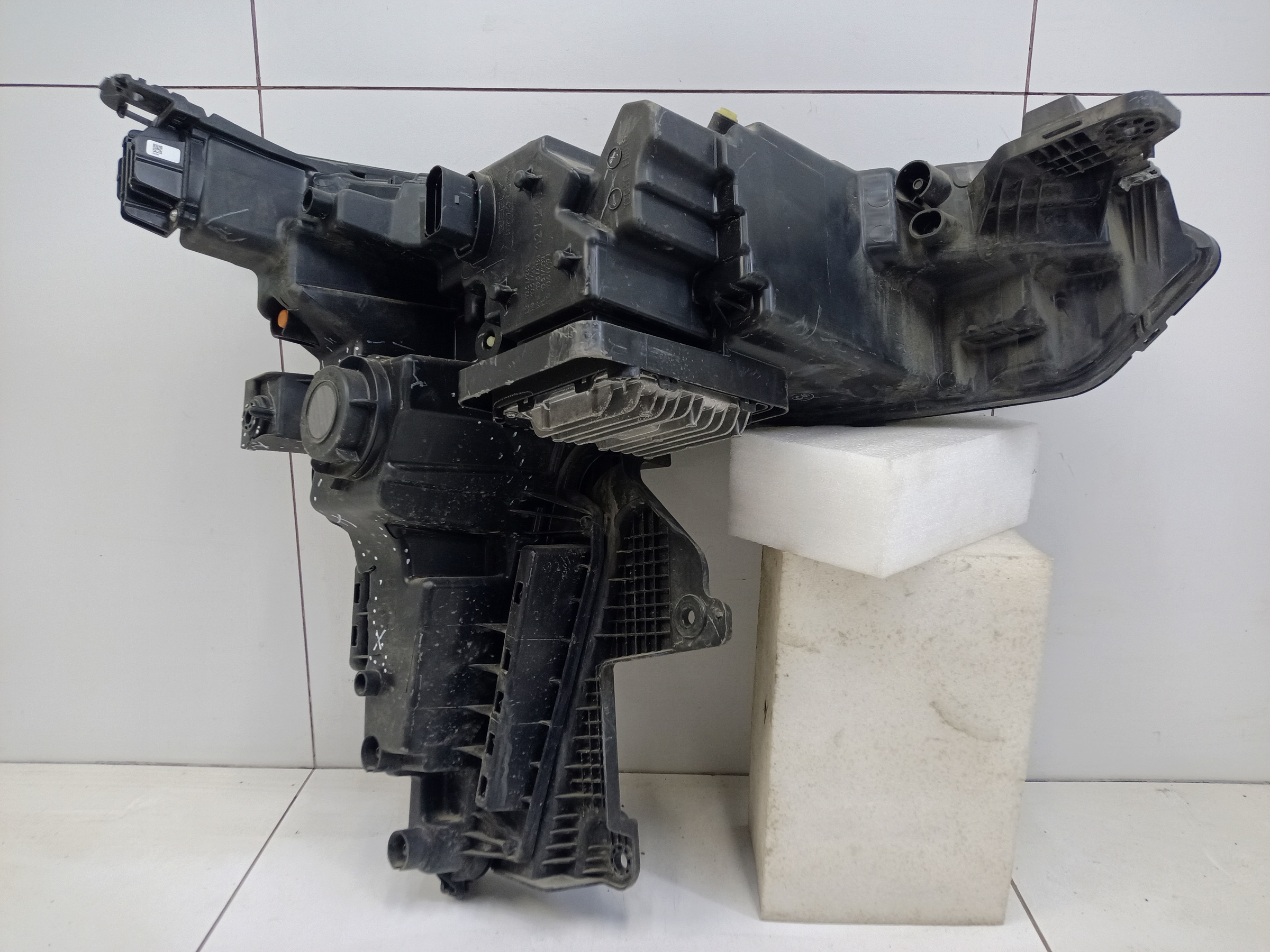 Фара передняя левая Geely Atlas 2 LED