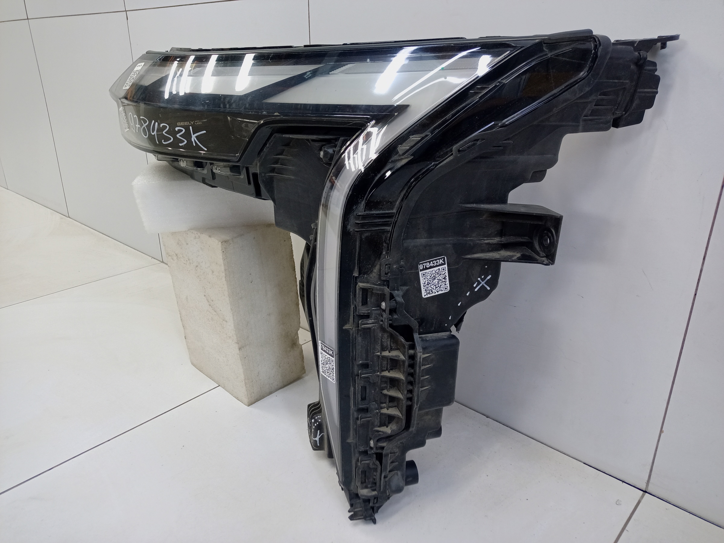 Фара передняя левая Geely Atlas 2 LED