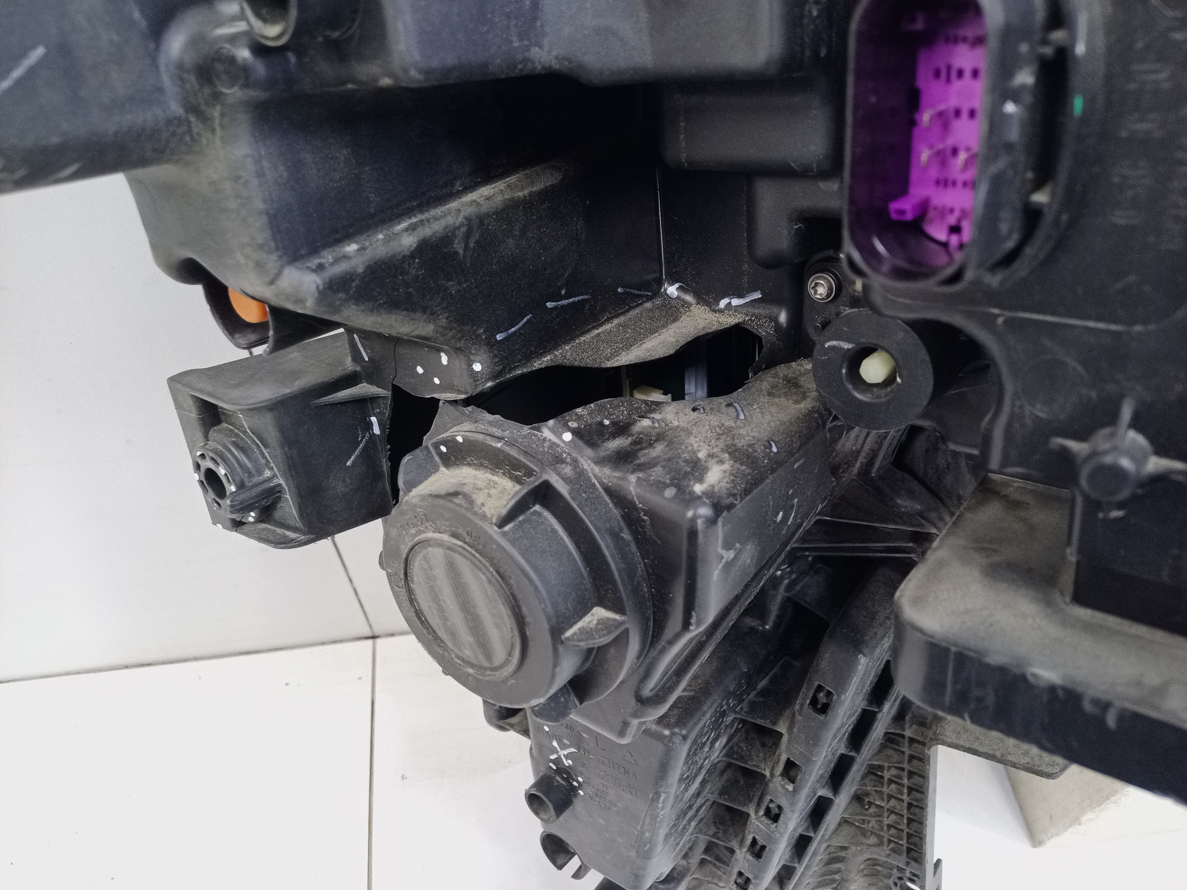 Фара передняя левая Geely Atlas 2 LED