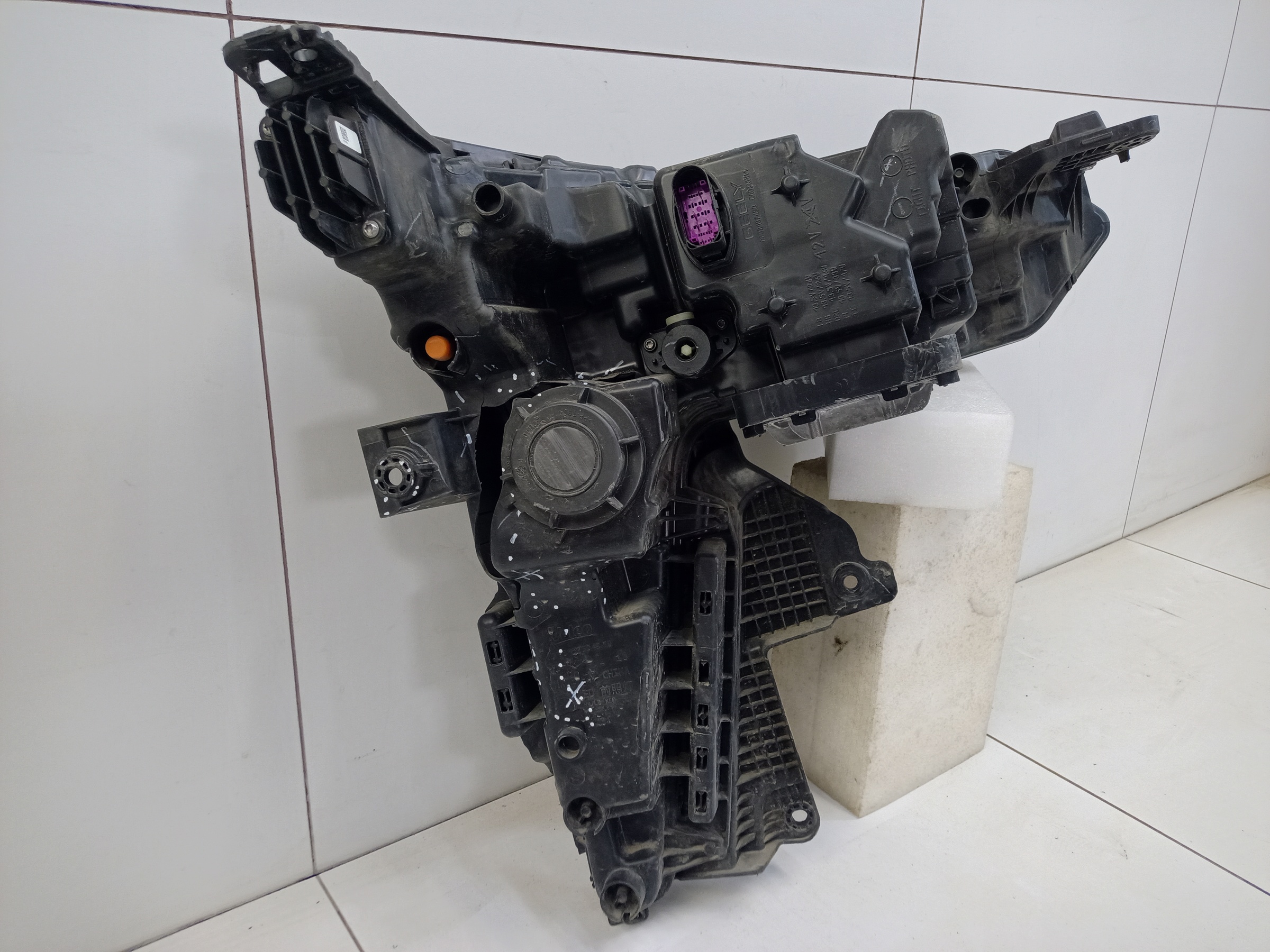 Фара передняя левая Geely Atlas 2 LED