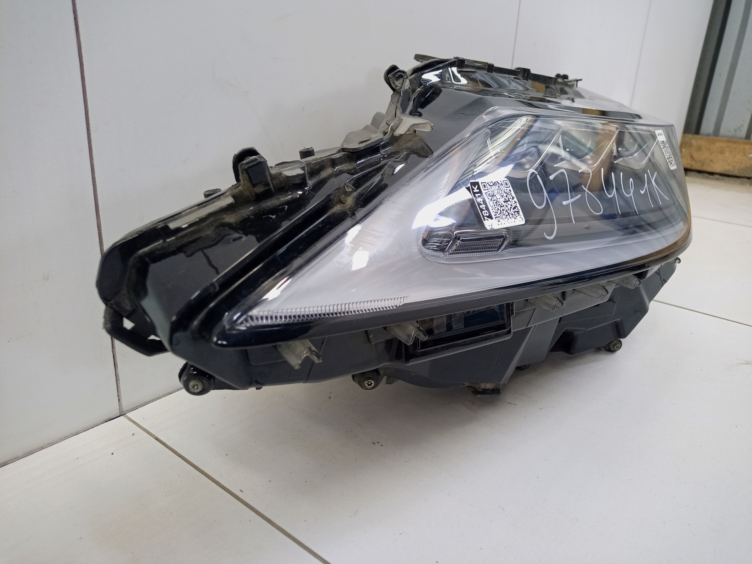 Фара передняя левая Lexus RX 4 Restail LED