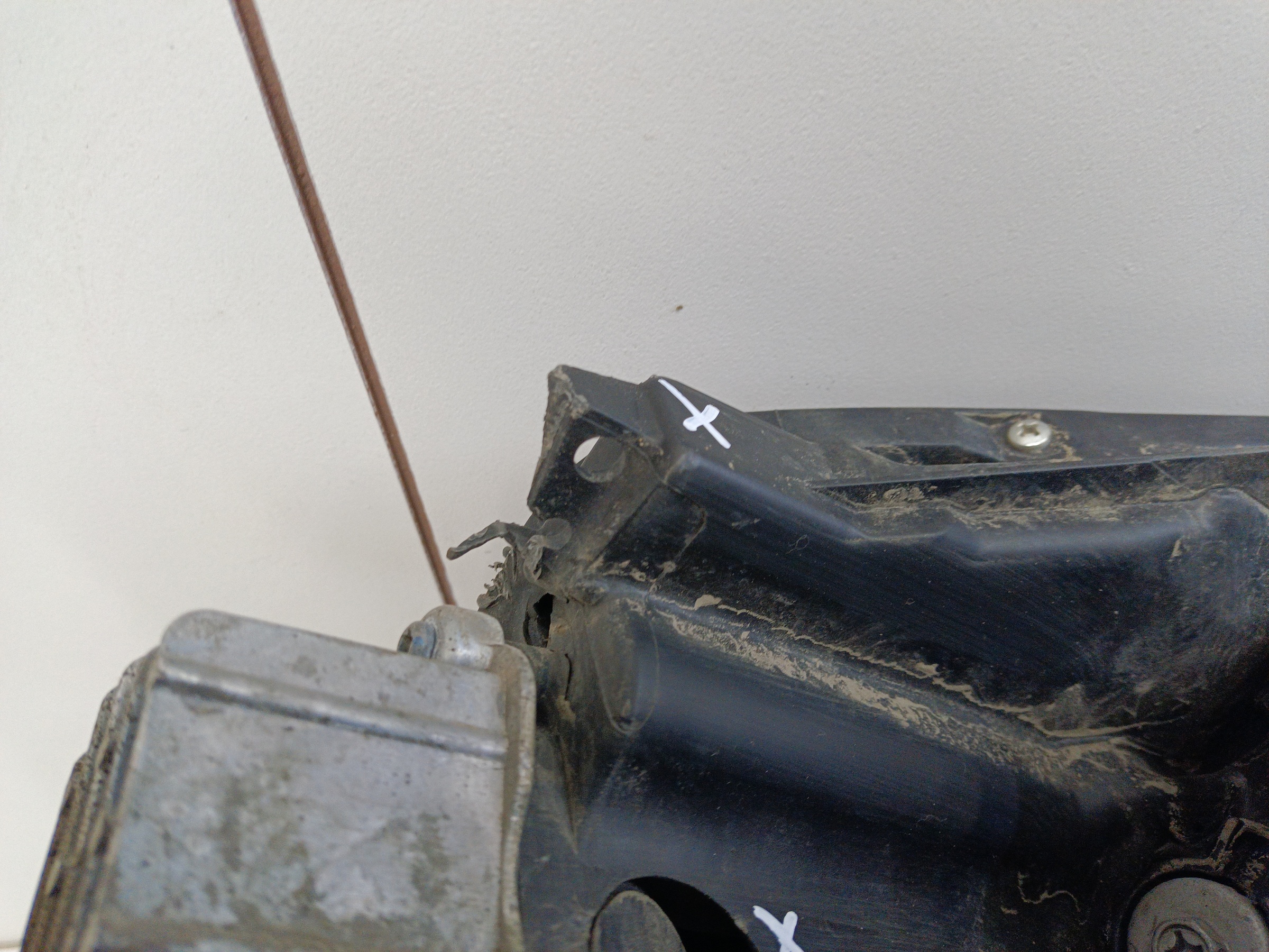 Фара передняя левая Haval M6 2 LED