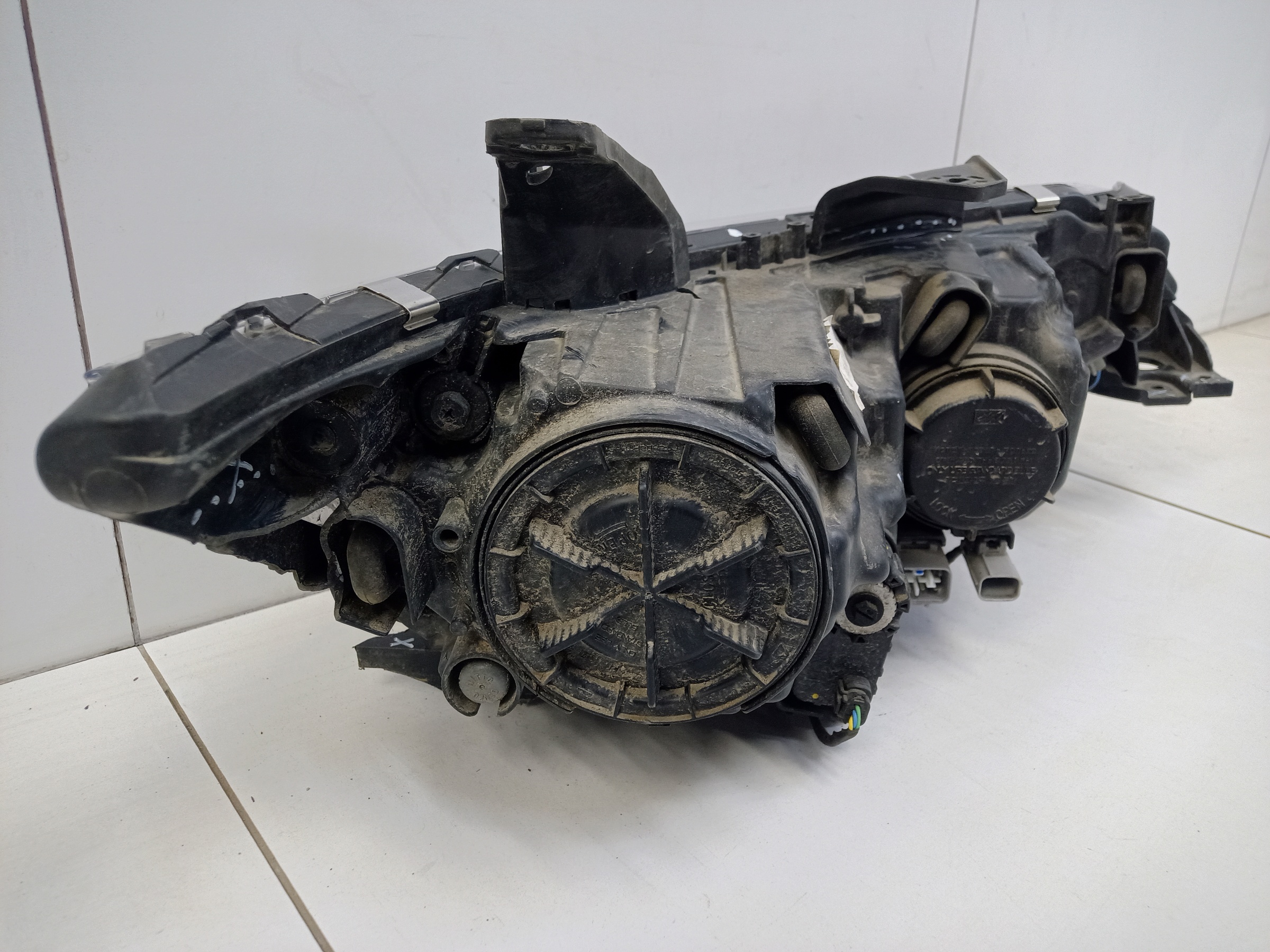 Фара передняя левая Mitsubishi Outlander 3 Restail 2 галоген