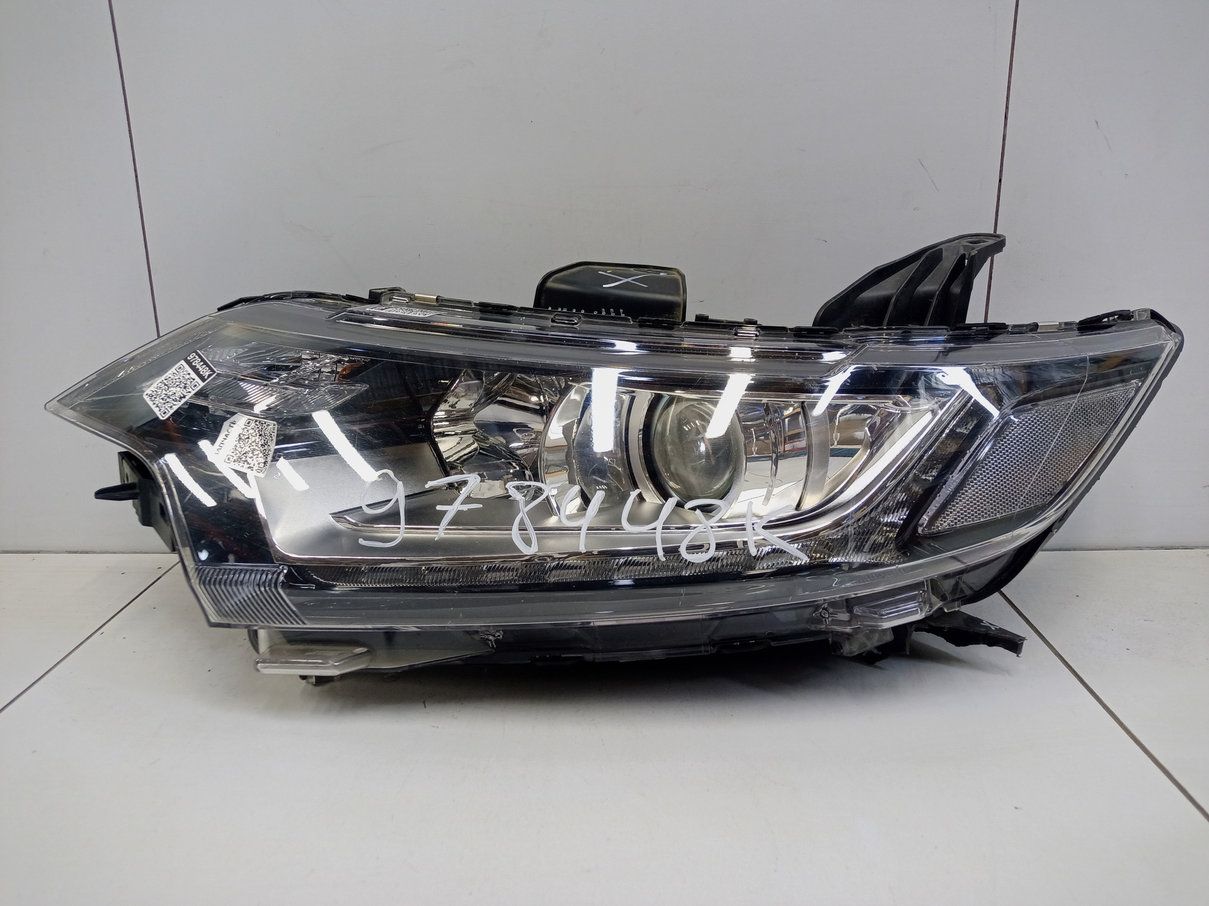 Фара передняя левая Mitsubishi Outlander 3 Restail 2 галоген