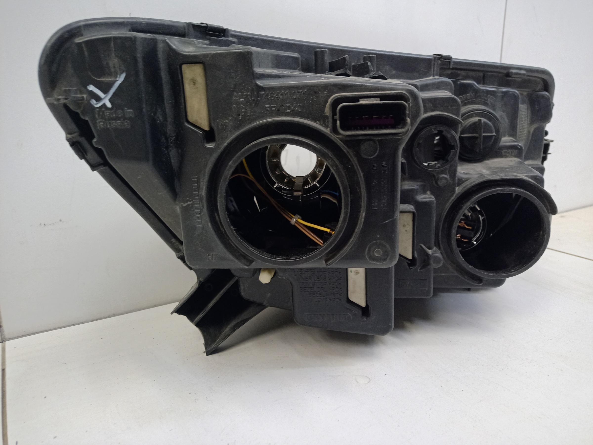 Фара передняя левая Renault Logan 2 Restail галоген с ДХО