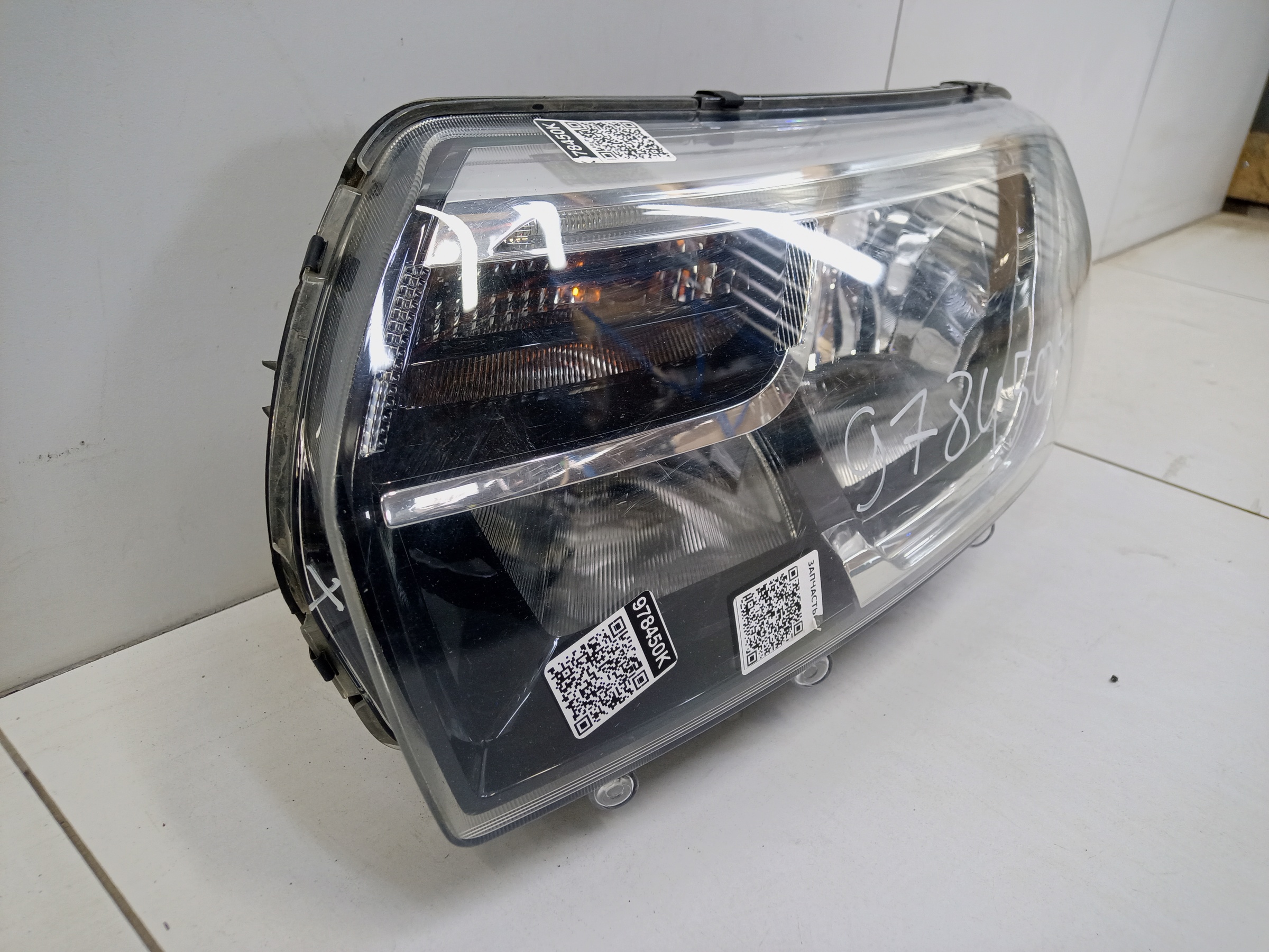 Фара передняя левая Renault Logan 2 Restail галоген с ДХО