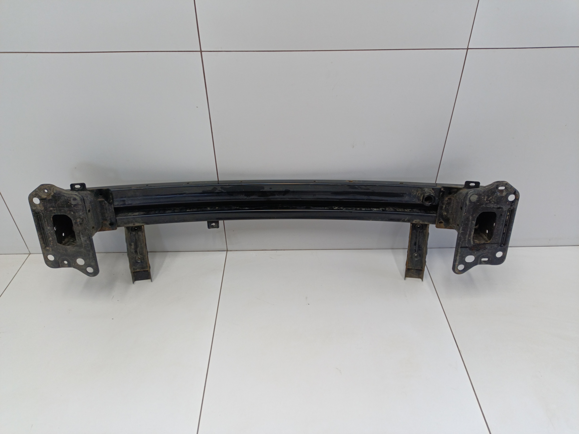 Усилитель переднего бампера Kia Seltos