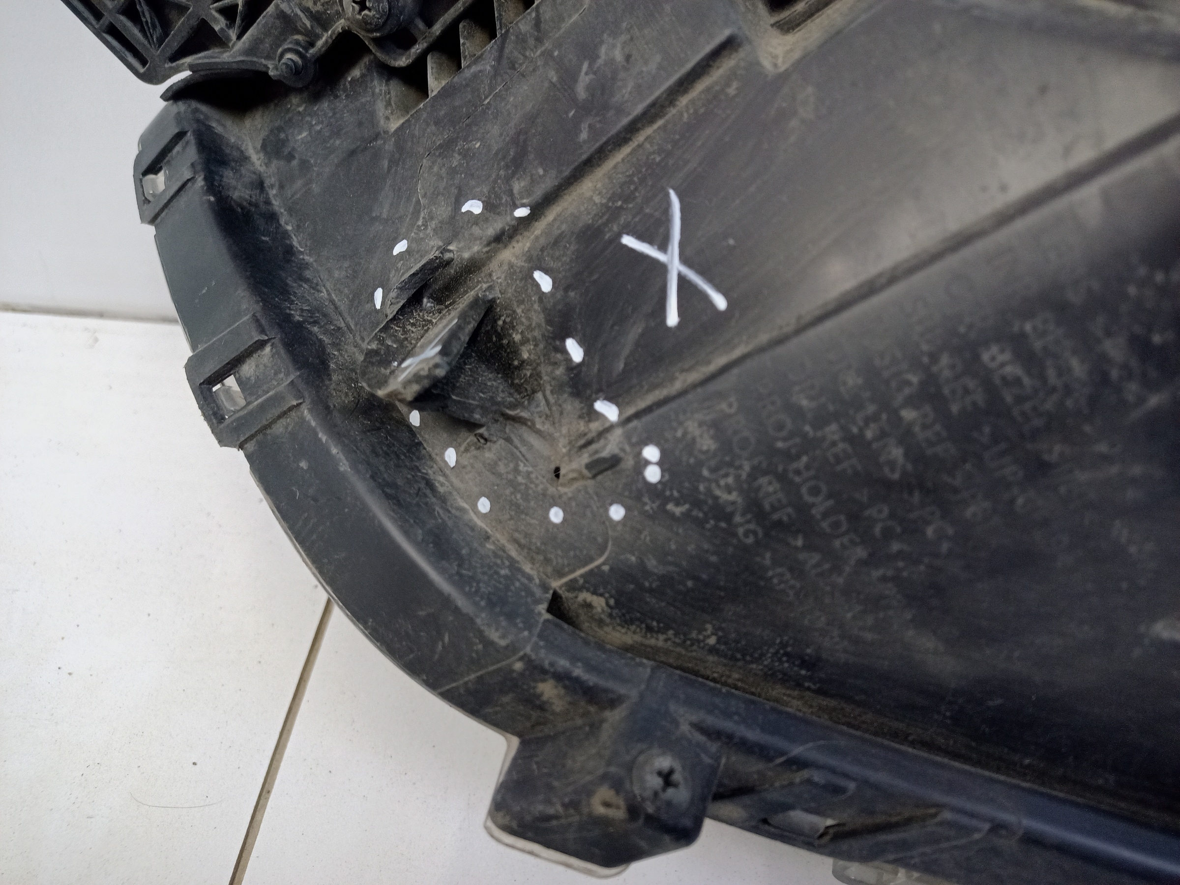 Фара передняя правая Hyundai Creta 1 линза с ДХО черная