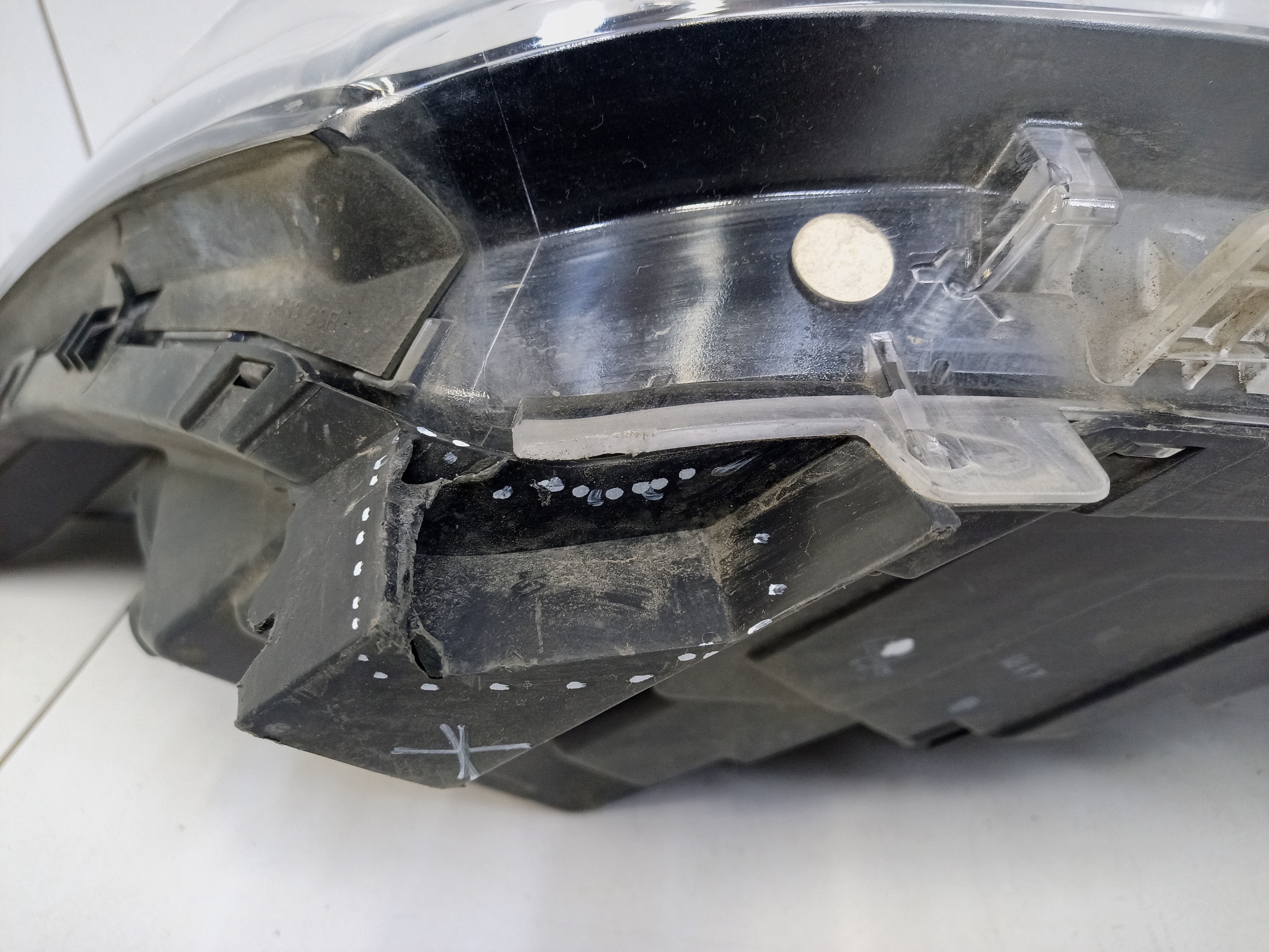 Фара передняя правая Hyundai Creta 1 линза с ДХО черная