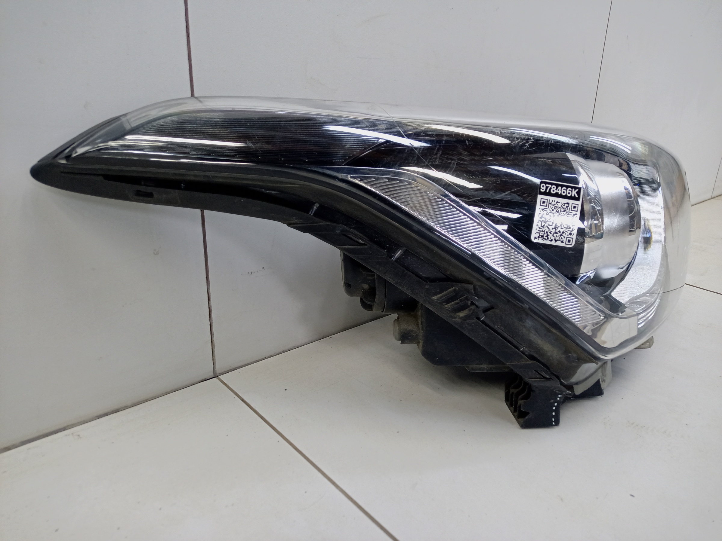 Фара передняя правая Hyundai Creta 1 линза с ДХО черная