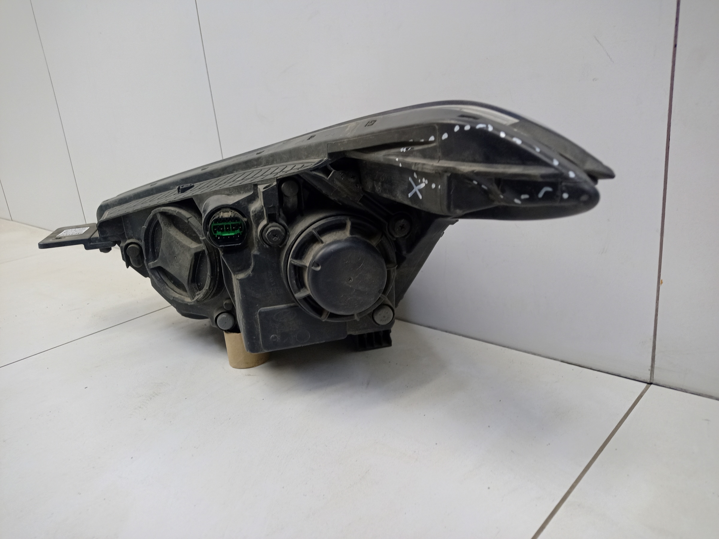 Фара передняя правая Hyundai Creta 1 линза с ДХО черная