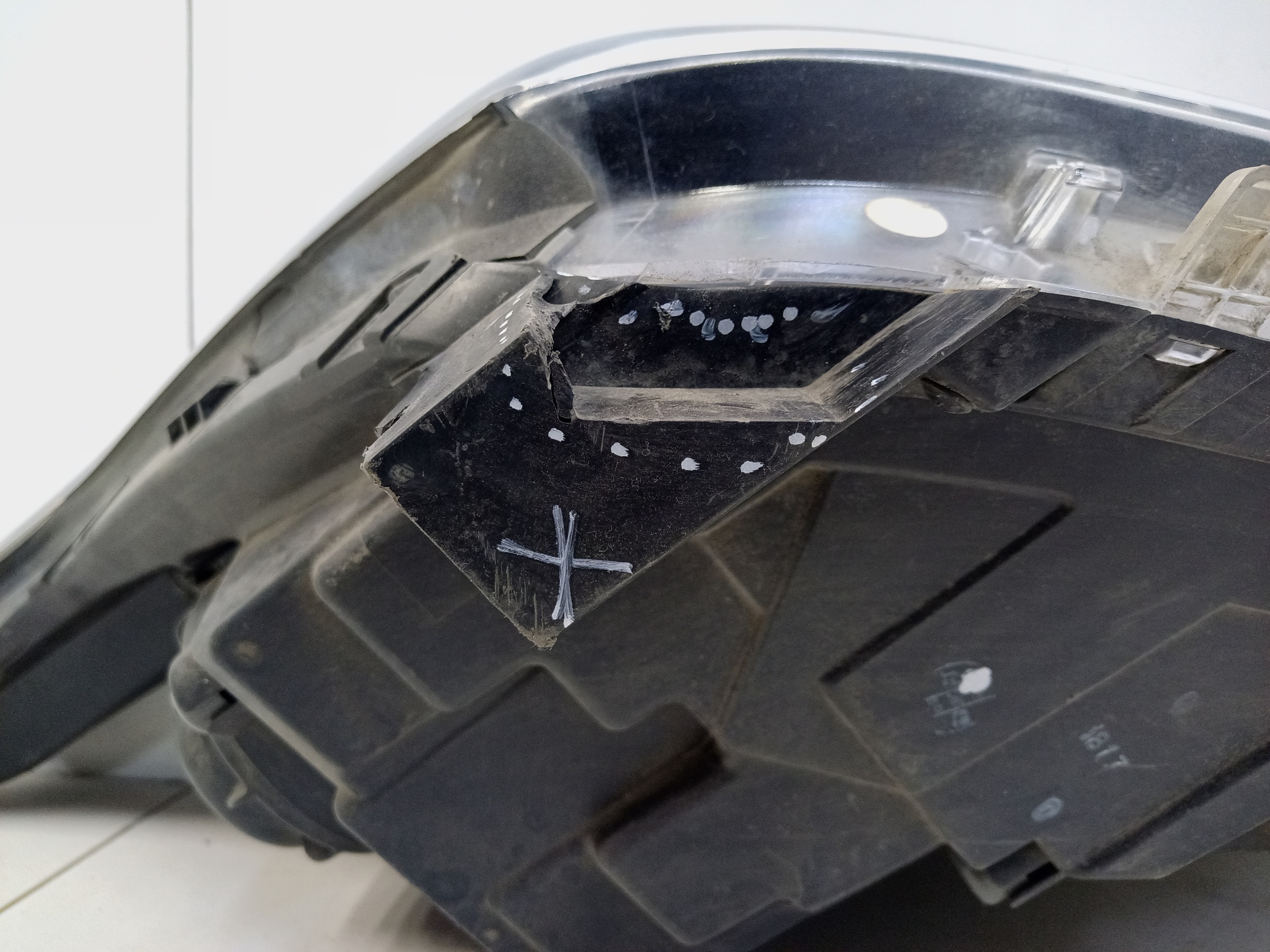 Фара передняя правая Hyundai Creta 1 линза с ДХО черная