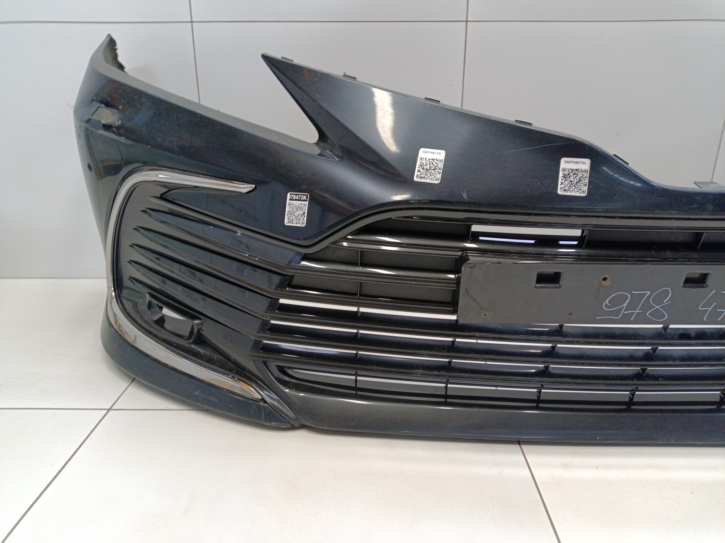 Бампер передний Toyota Camry V70 Restail