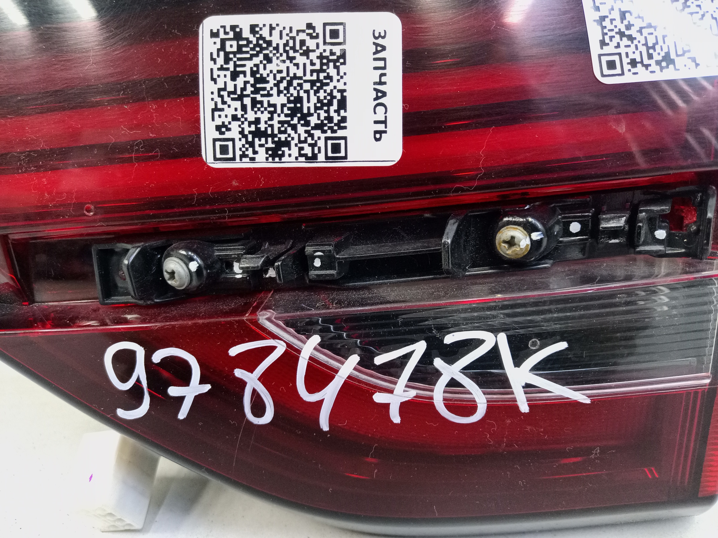 Фонарь задний правый внутренний Geely Coolray LED