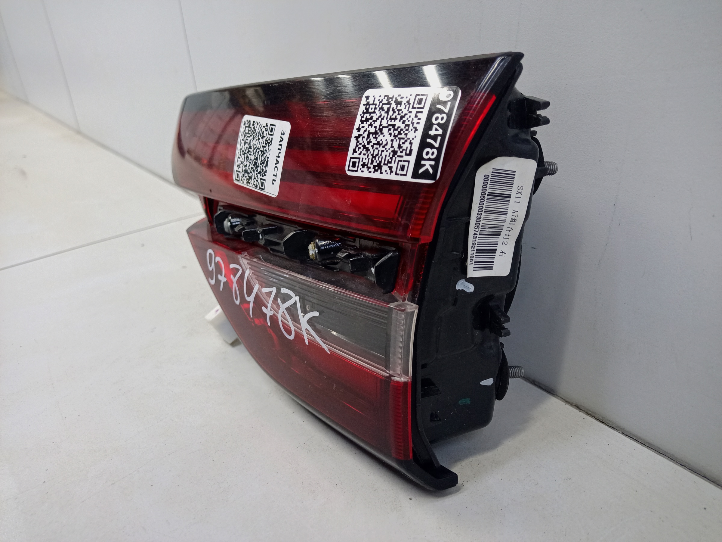 Фонарь задний правый внутренний Geely Coolray LED