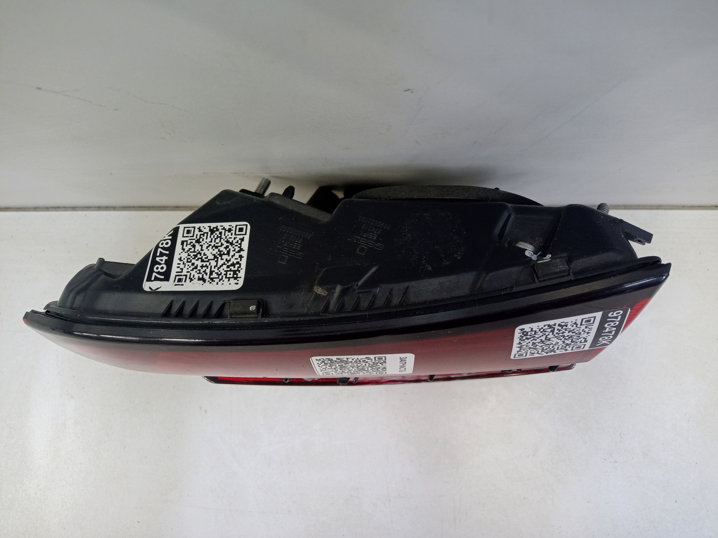 Фонарь задний правый внутренний Geely Coolray LED