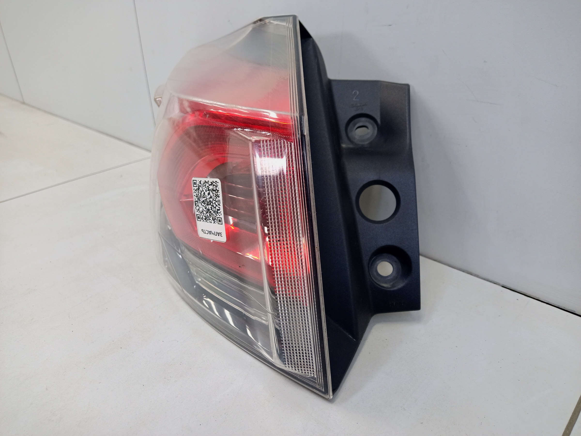 Фонарь задний левый наружный Toyota RAV4 CA40 Restail