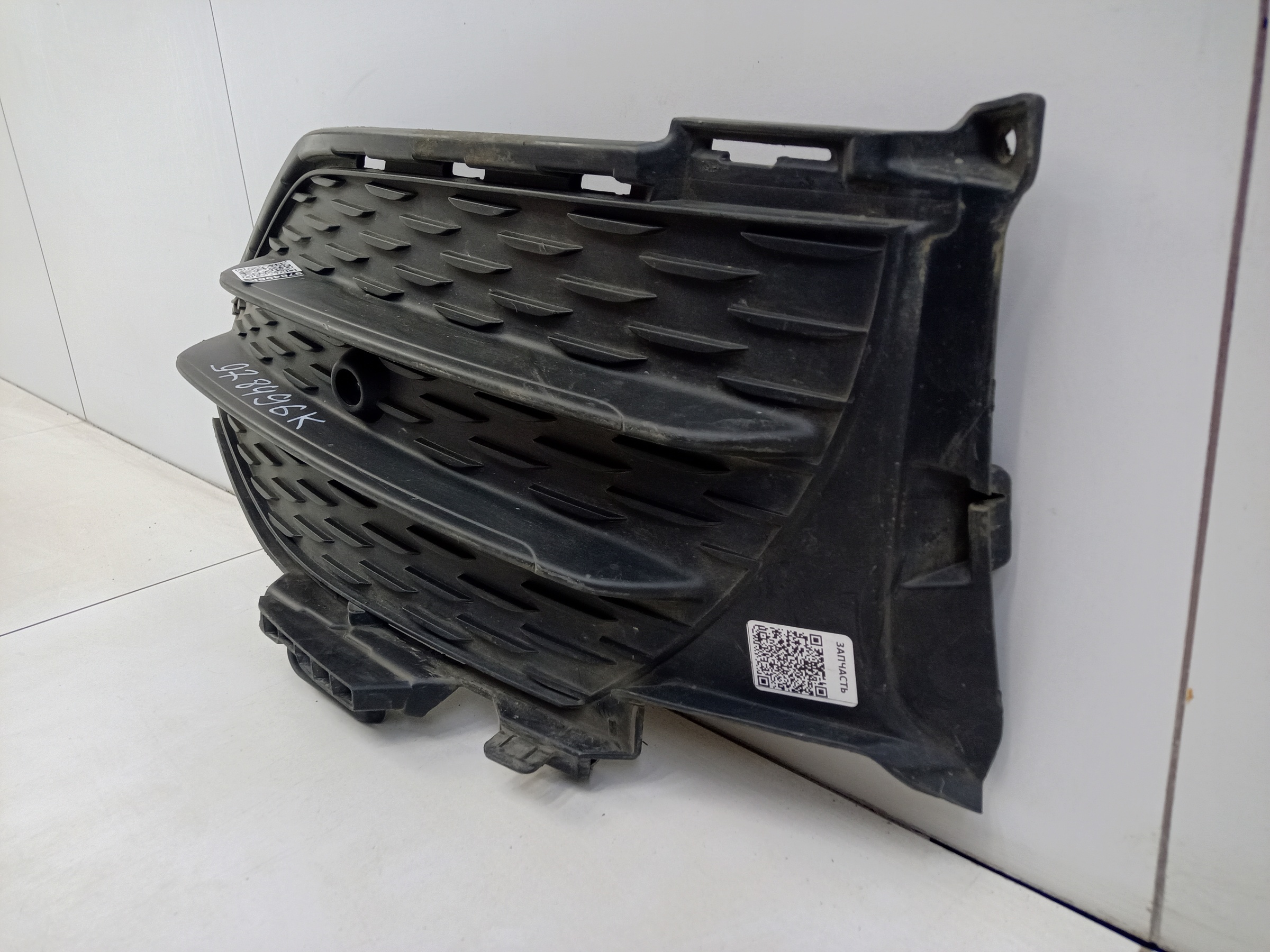 Решетка переднего бампера правая Mercedes-Benz GLC-Klasse X253 AMG