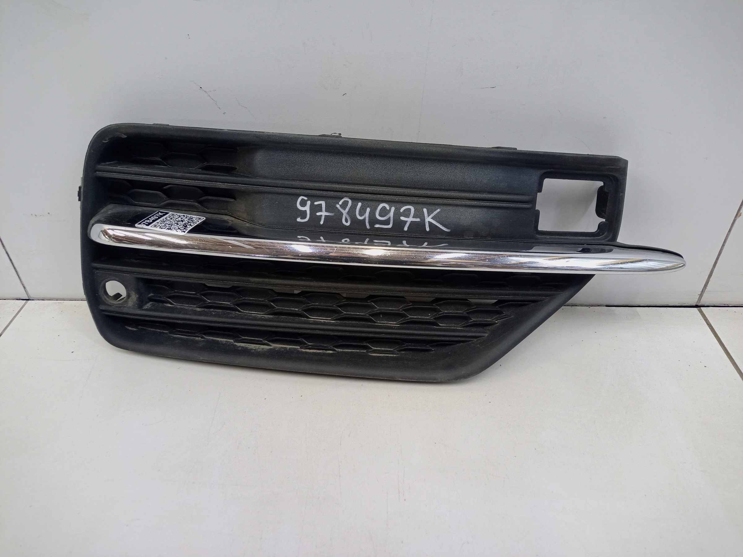 Заглушка ПТФ передней правой Volvo XC90 2