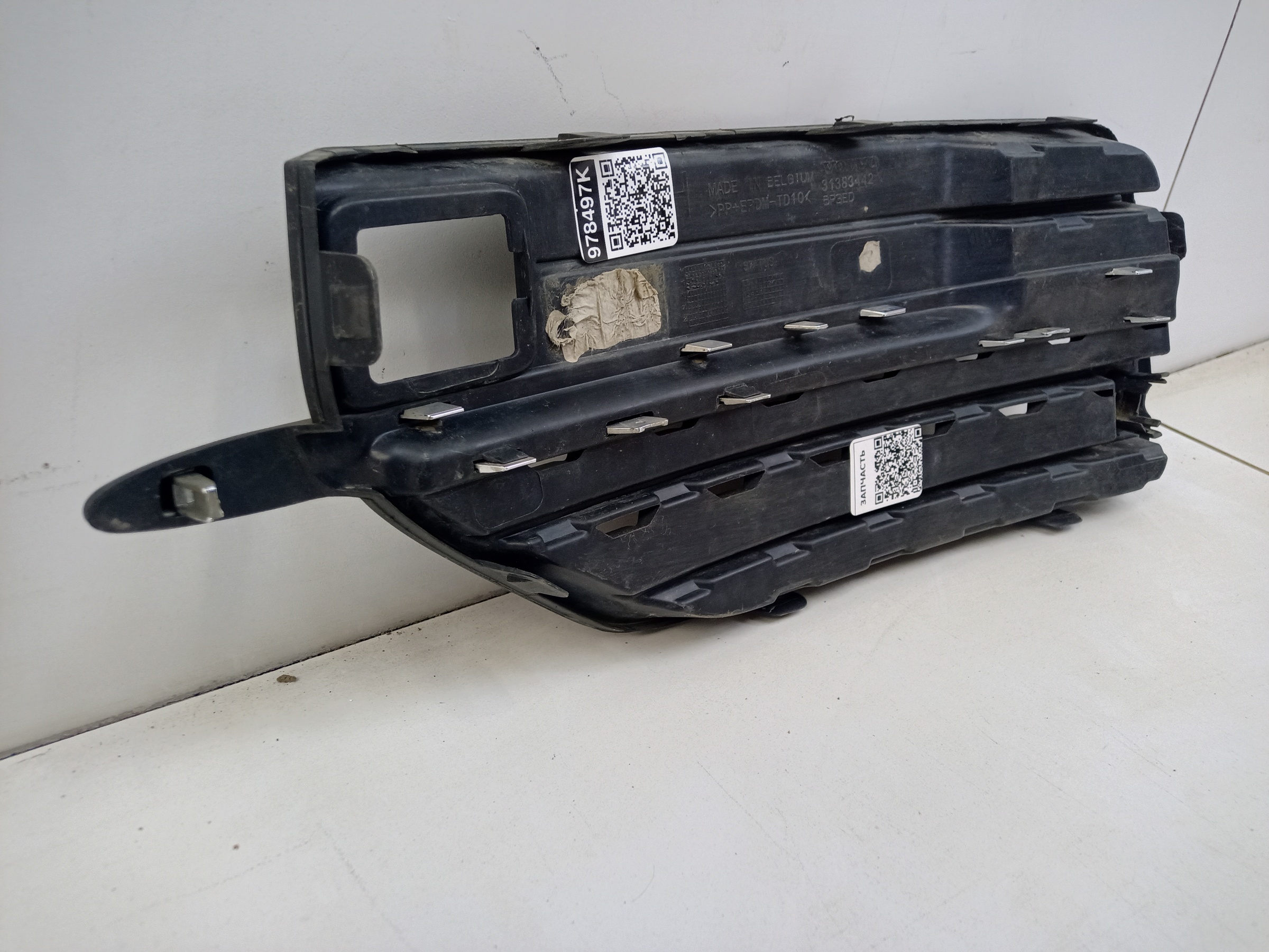 Заглушка ПТФ передней правой Volvo XC90 2