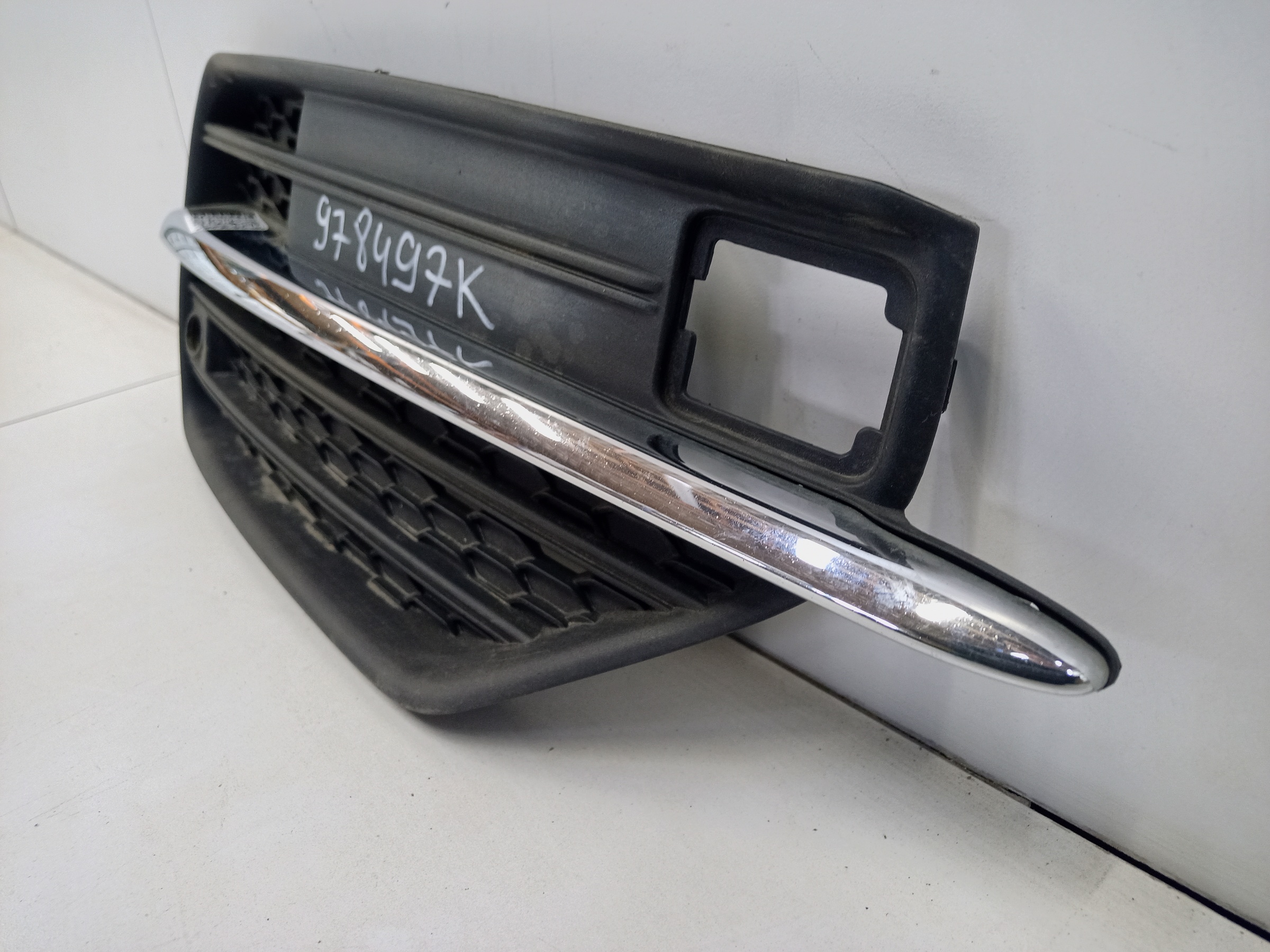 Заглушка ПТФ передней правой Volvo XC90 2