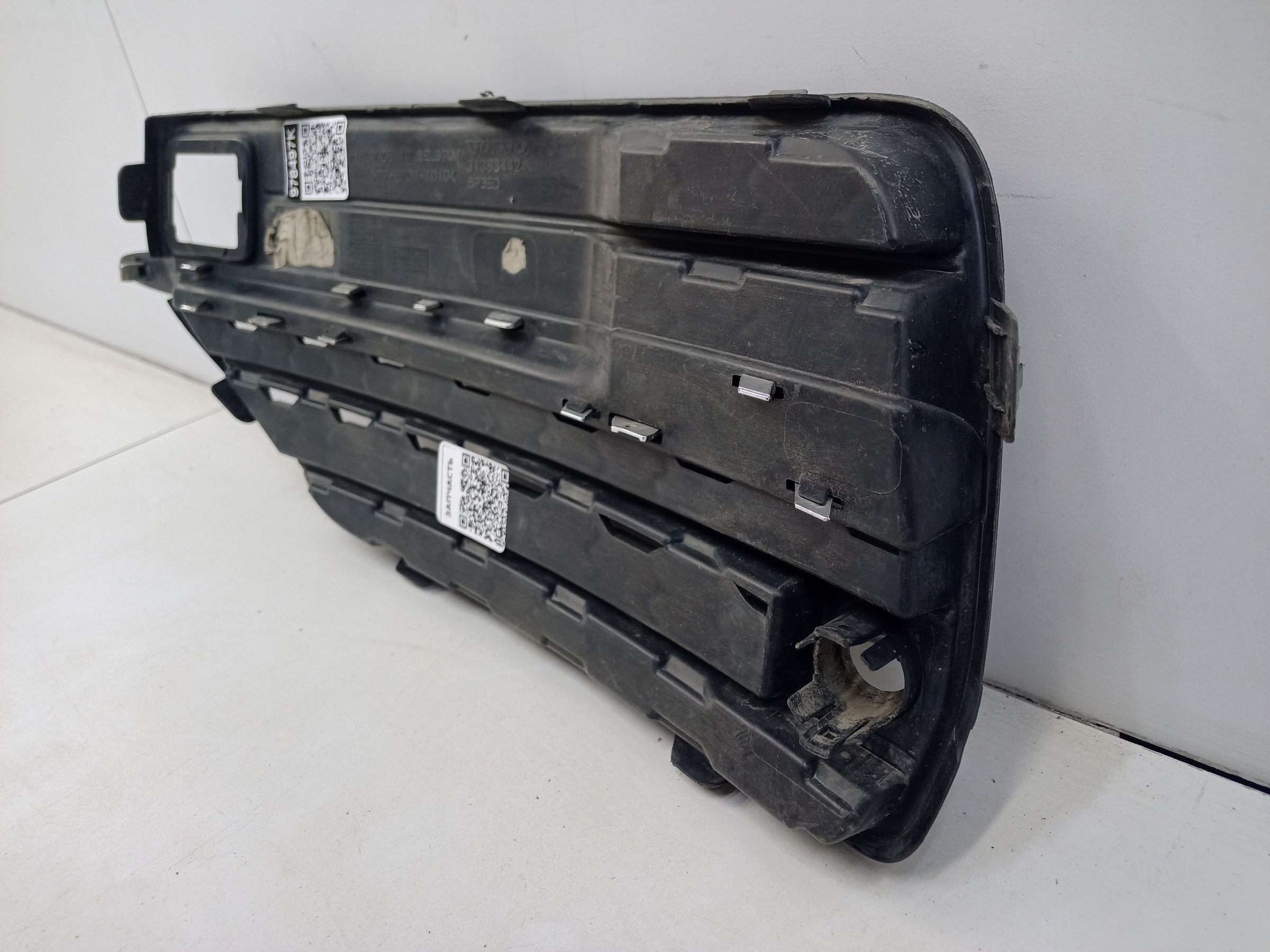 Заглушка ПТФ передней правой Volvo XC90 2