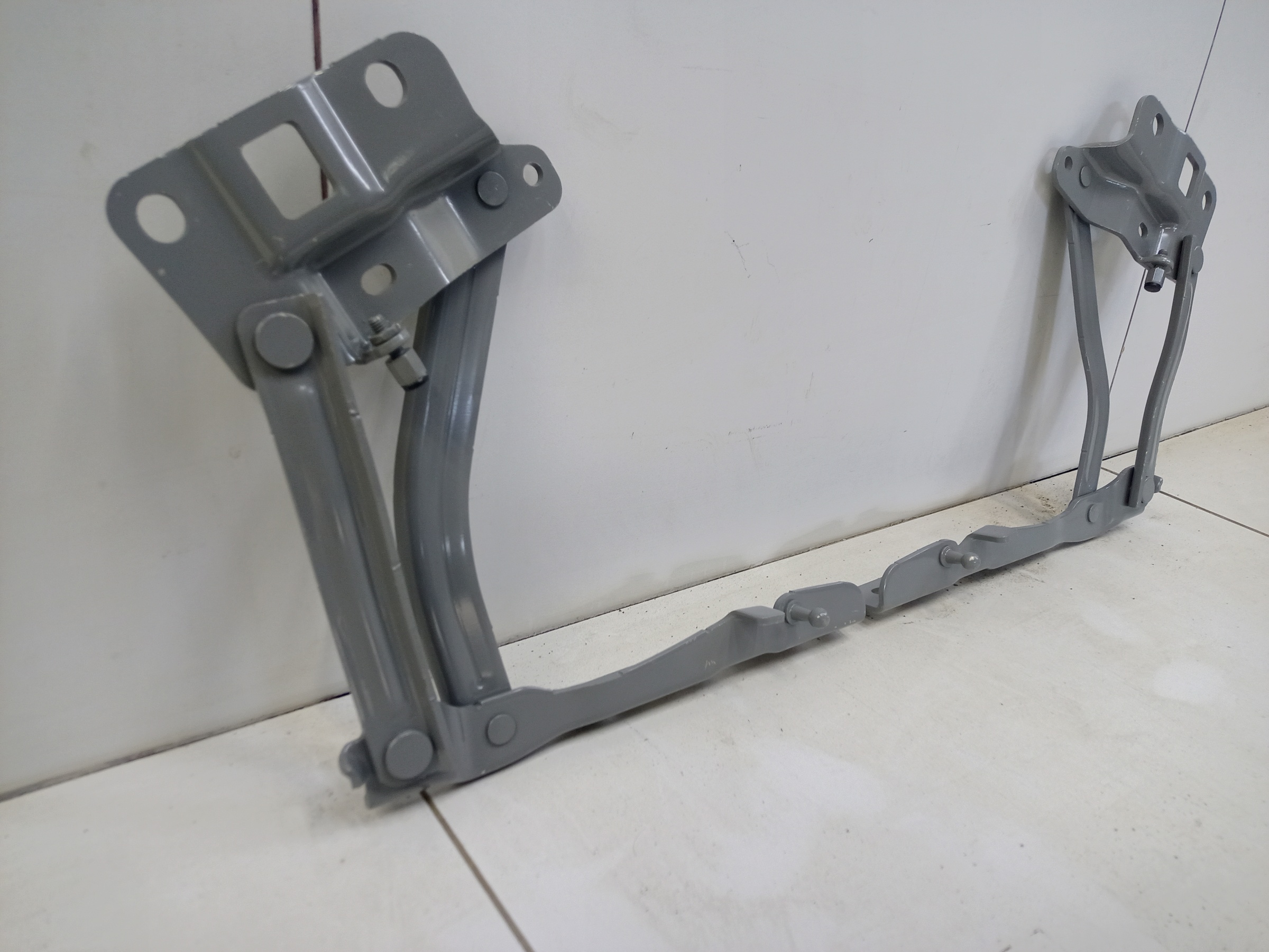 Петля капота левая Omoda C5