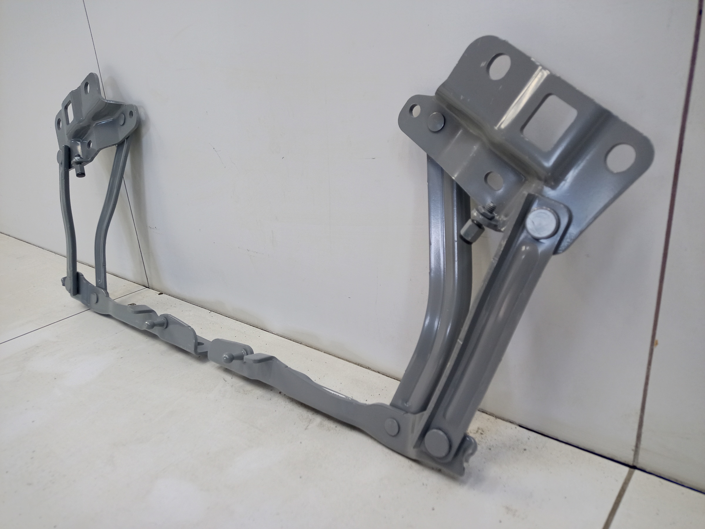 Петля капота левая Omoda C5