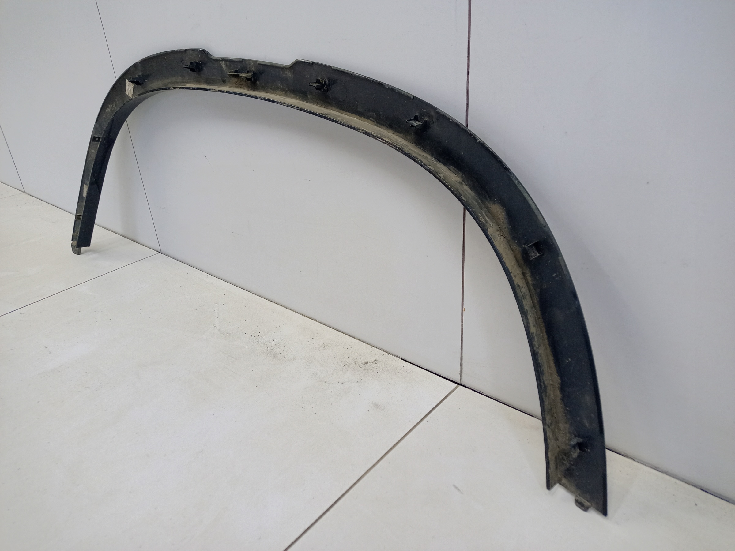 Накладка крыла переднего левого Land Rover Defender 2