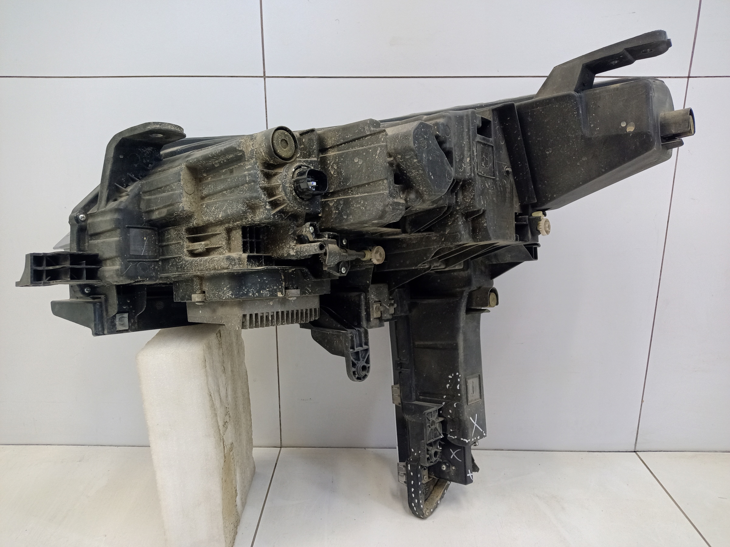 Фара передняя правая Exeed RX LED