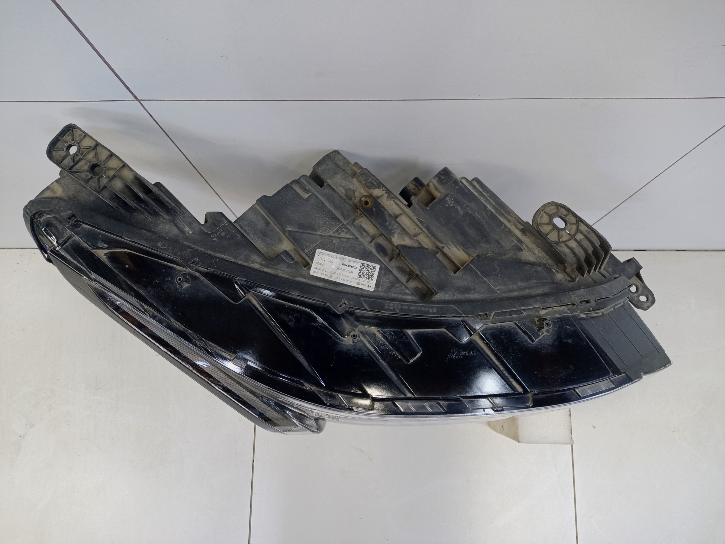 Фара передняя правая Exeed RX LED