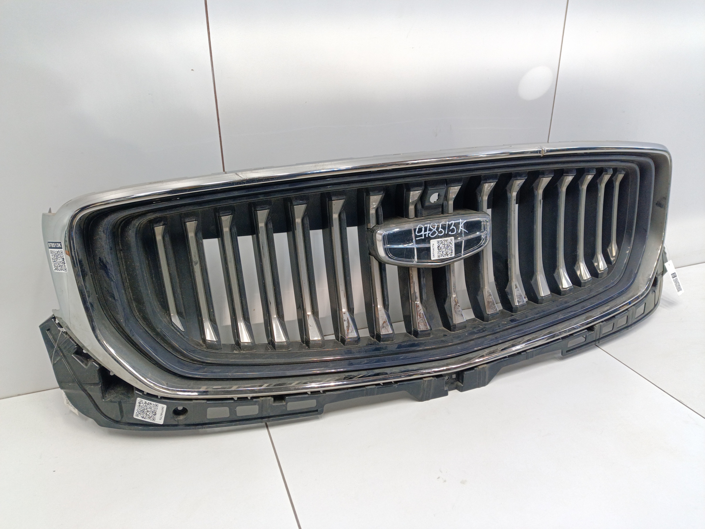 Решетка радиатора Geely Monjaro