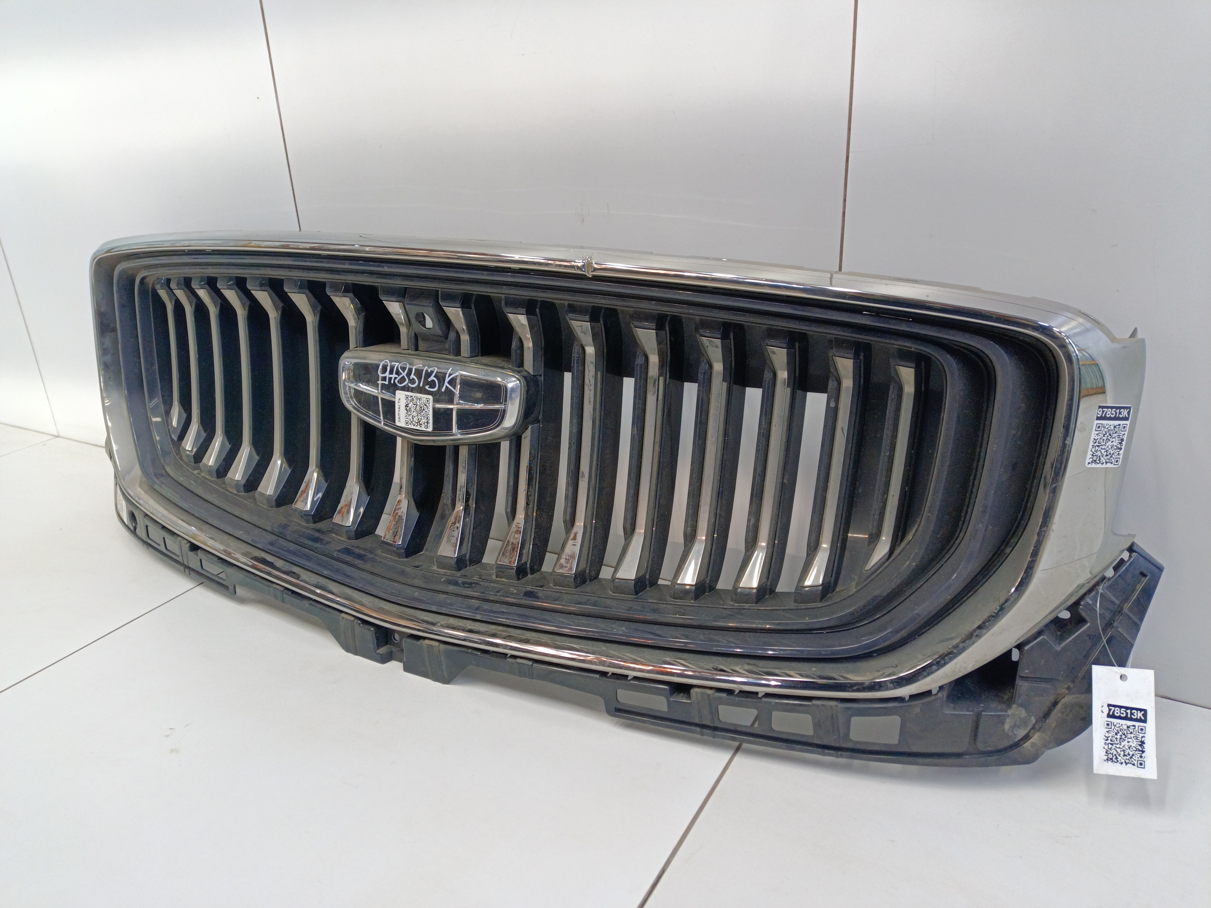 Решетка радиатора Geely Monjaro