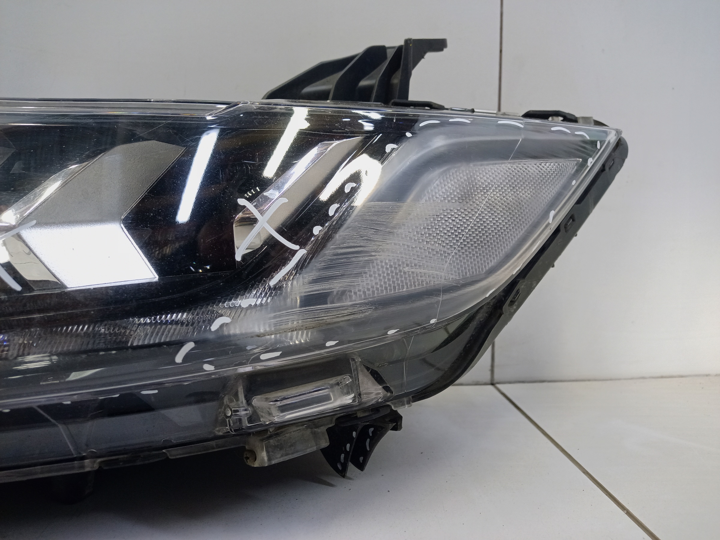 Фара передняя левая Mitsubishi Outlander 3 Restail 3 Led