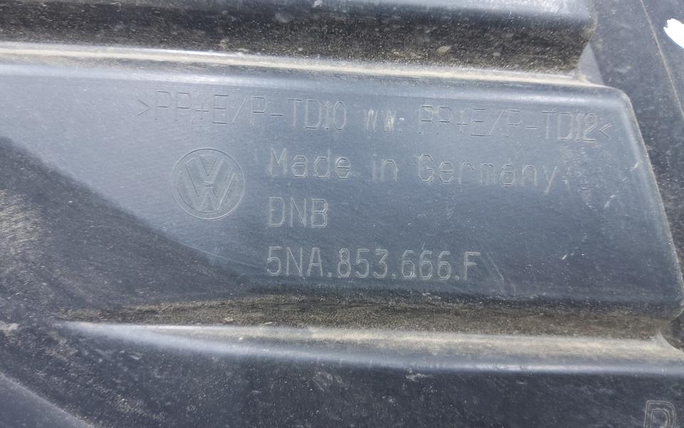 Решетка переднего бампера правая Volkswagen Tiguan 2 Restail
