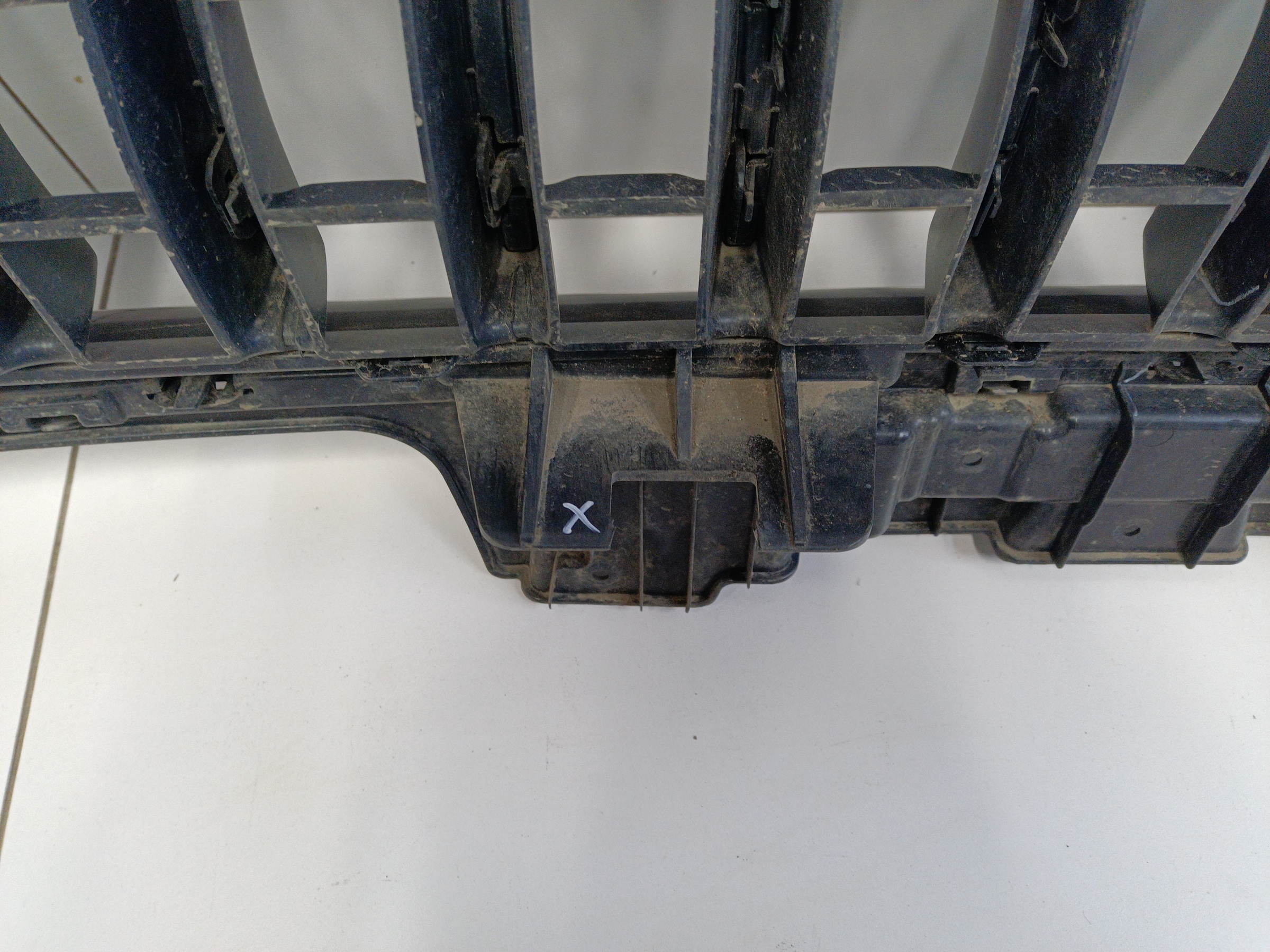 Решетка радиатора Haval Jolion Restail под камеру