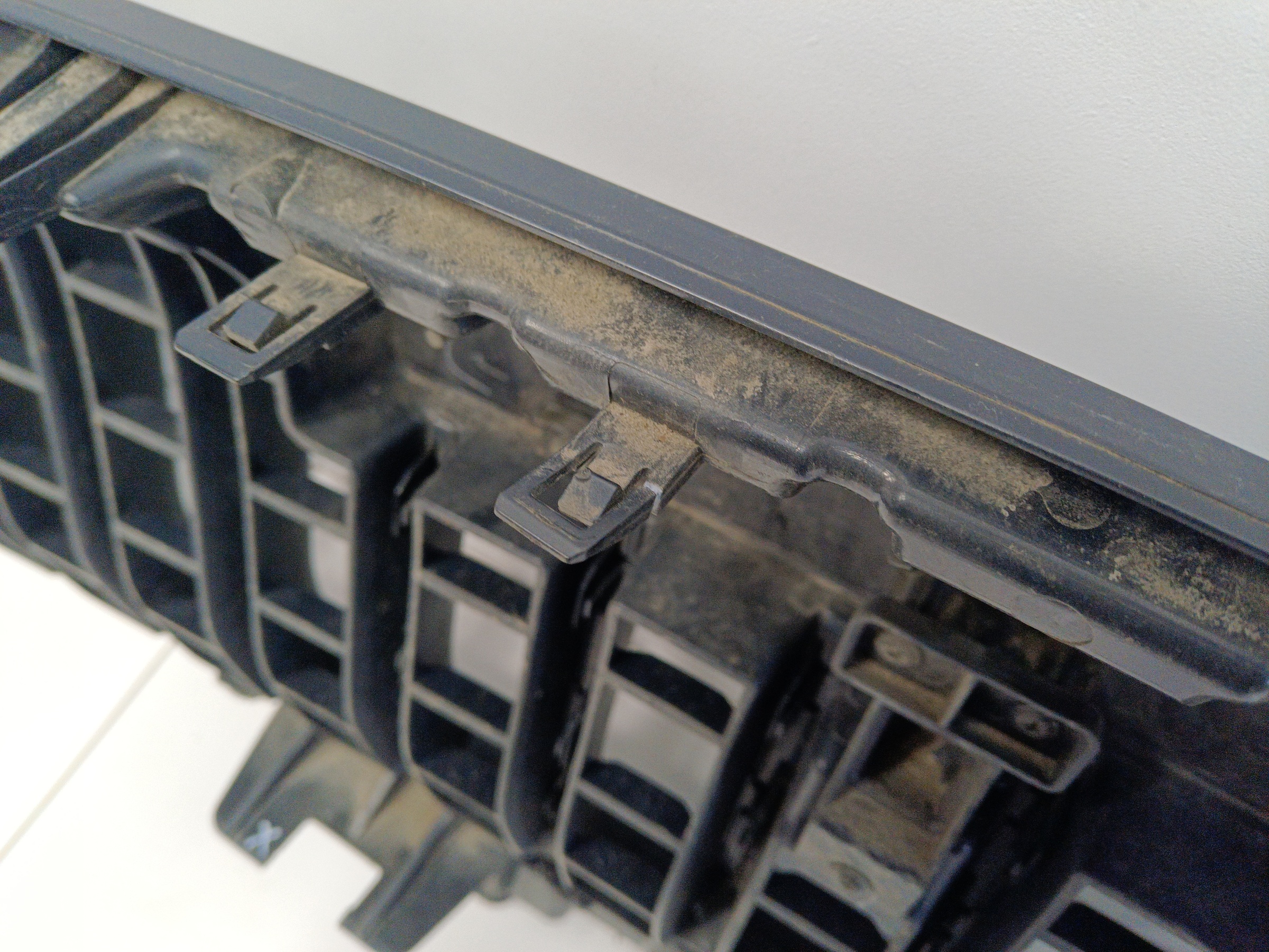 Решетка радиатора Haval Jolion Restail под камеру