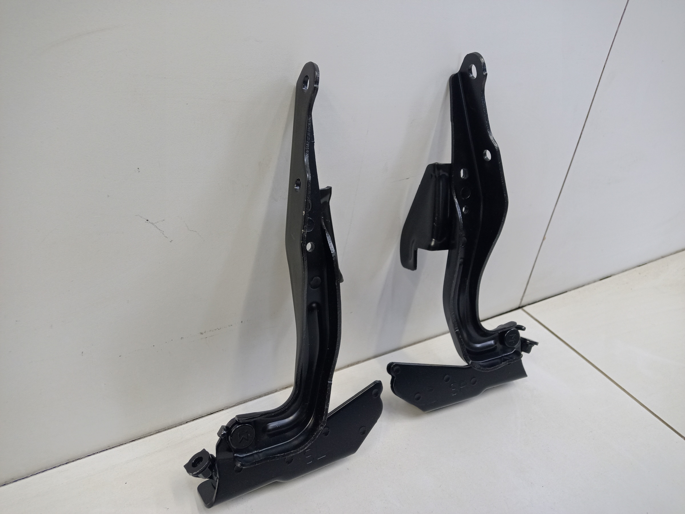 Комплект петель капота Subaru Forester 5 SK